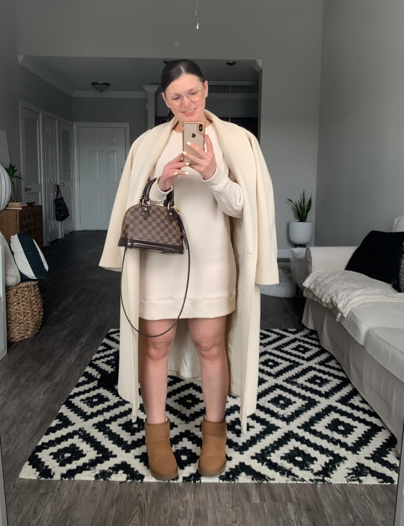 5 WAYS TO WEAR UGG BOOTS FOR WINTER: http://www.juliamarieb.com/2020/01/22/5-ways-to-wear-ugg-boots-for-winter-the-rule-of-5/ | @julia.marie.b