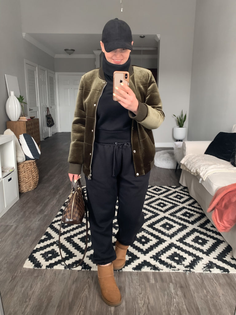 5 WAYS TO WEAR UGG BOOTS FOR WINTER: http://www.juliamarieb.com/2020/01/22/5-ways-to-wear-ugg-boots-for-winter-the-rule-of-5/ | @julia.marie.b