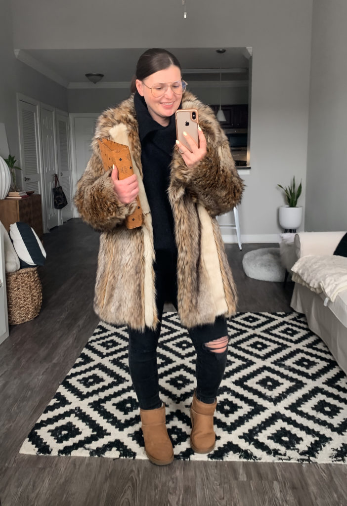 5 WAYS TO WEAR UGG BOOTS FOR WINTER: http://www.juliamarieb.com/2020/01/22/5-ways-to-wear-ugg-boots-for-winter-the-rule-of-5/ | @julia.marie.b