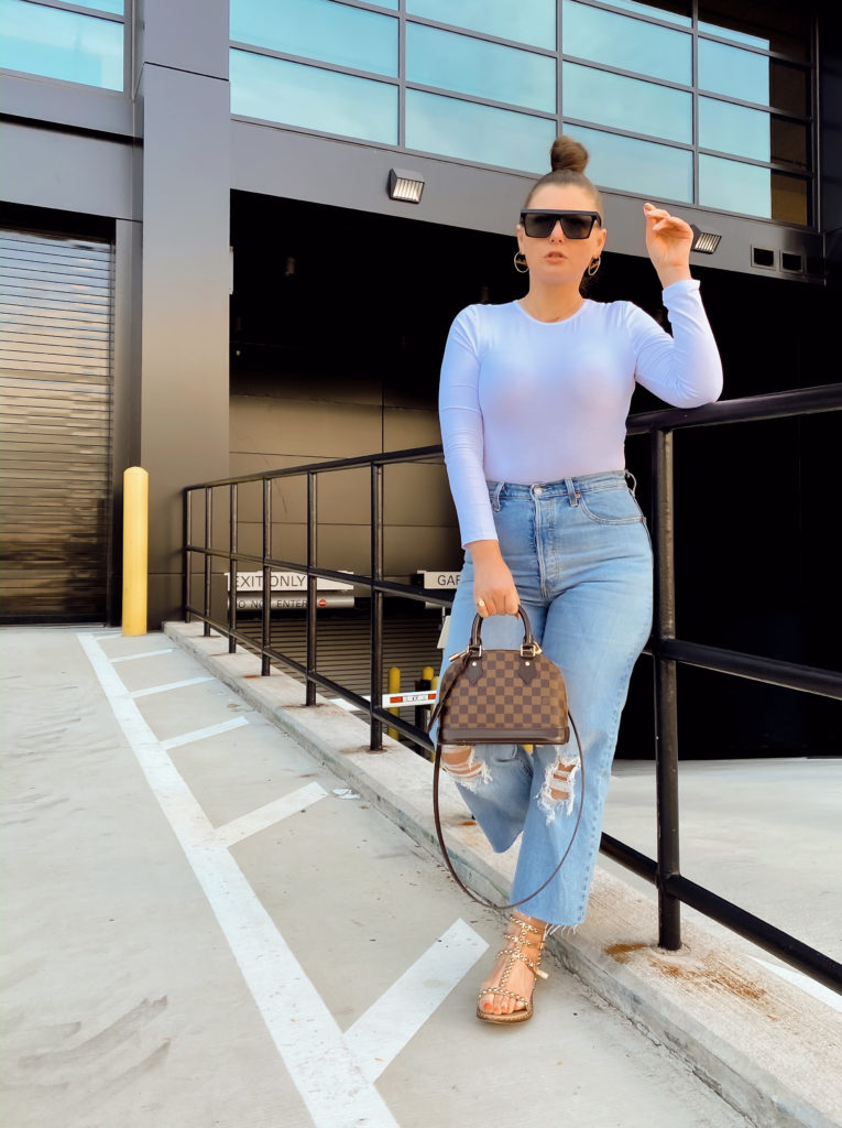 5 WAYS TO WEAR LEVI'S RIBCAGE JEANS FOR SUMMER: http://www.juliamarieb.com/2020/03/11/5-ways-to-wear-levi's-ribcage-jeans-for-spring-|-the-rule-of-5/. |. @julia.marie.b