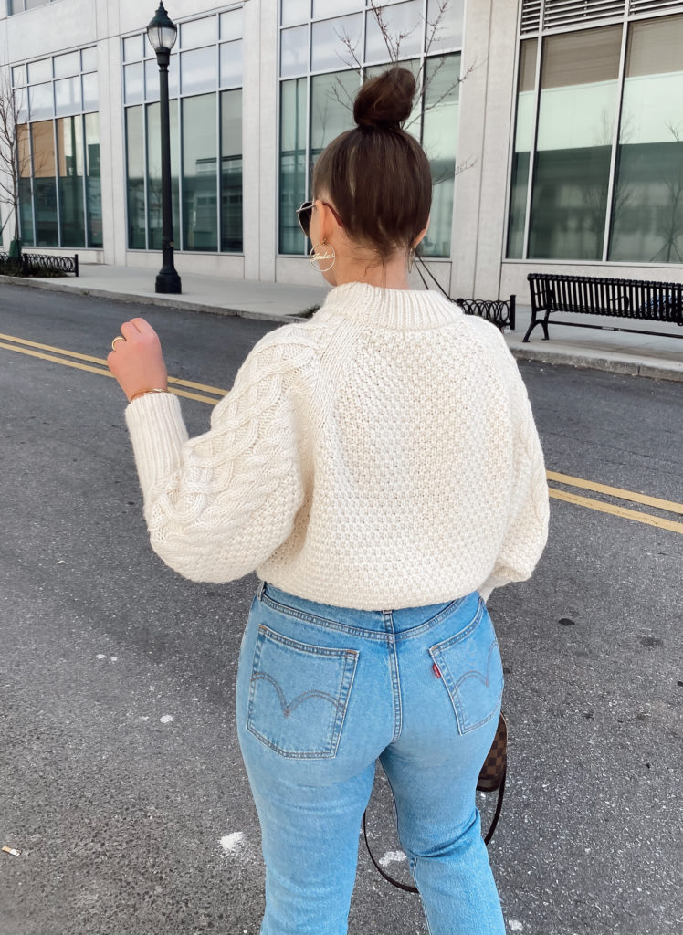 5 WAYS TO WEAR LEVI'S WEDGIE JEANS FOR SPRING: http://www.juliamarieb.com/2020/03/01/5-ways-to-wear-levi's-wedgie-jeans-|-the-rule-of-5/ | @julia.marie.b