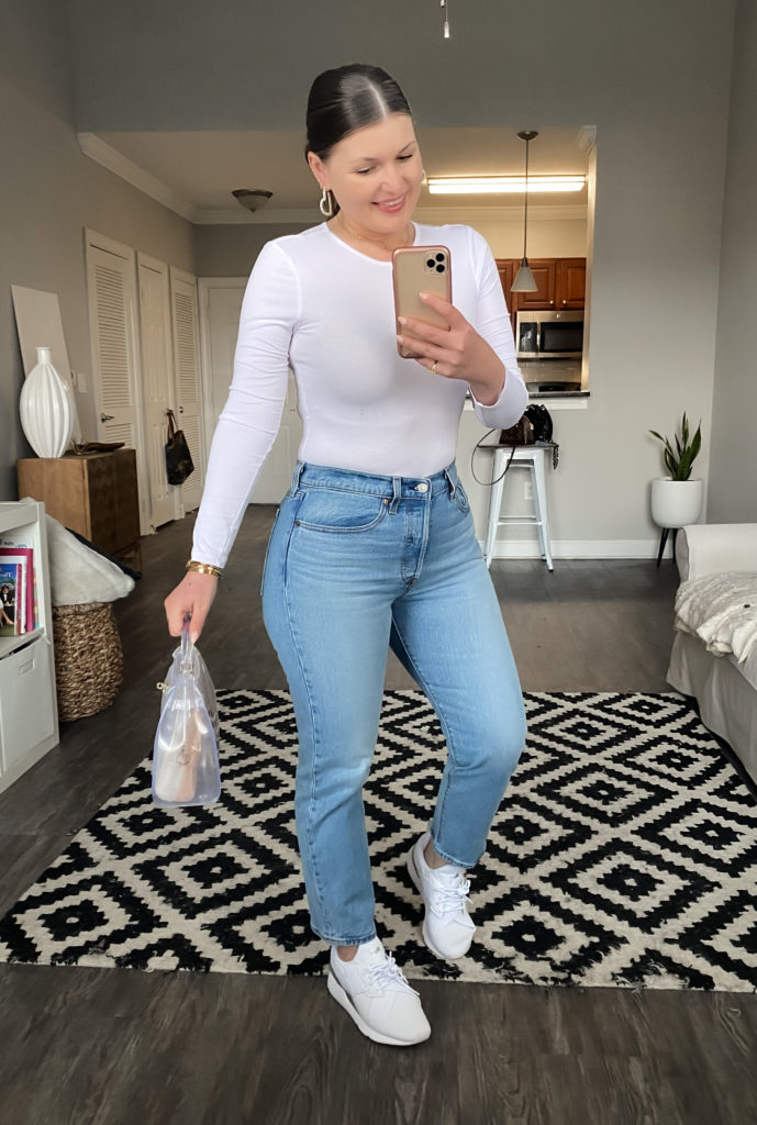 5 WAYS TO WEAR LEVI'S WEDGIE JEANS FOR SPRING: http://www.juliamarieb.com/2020/03/01/5-ways-to-wear-levi's-wedgie-jeans-|-the-rule-of-5/   |    @julia.marie.b