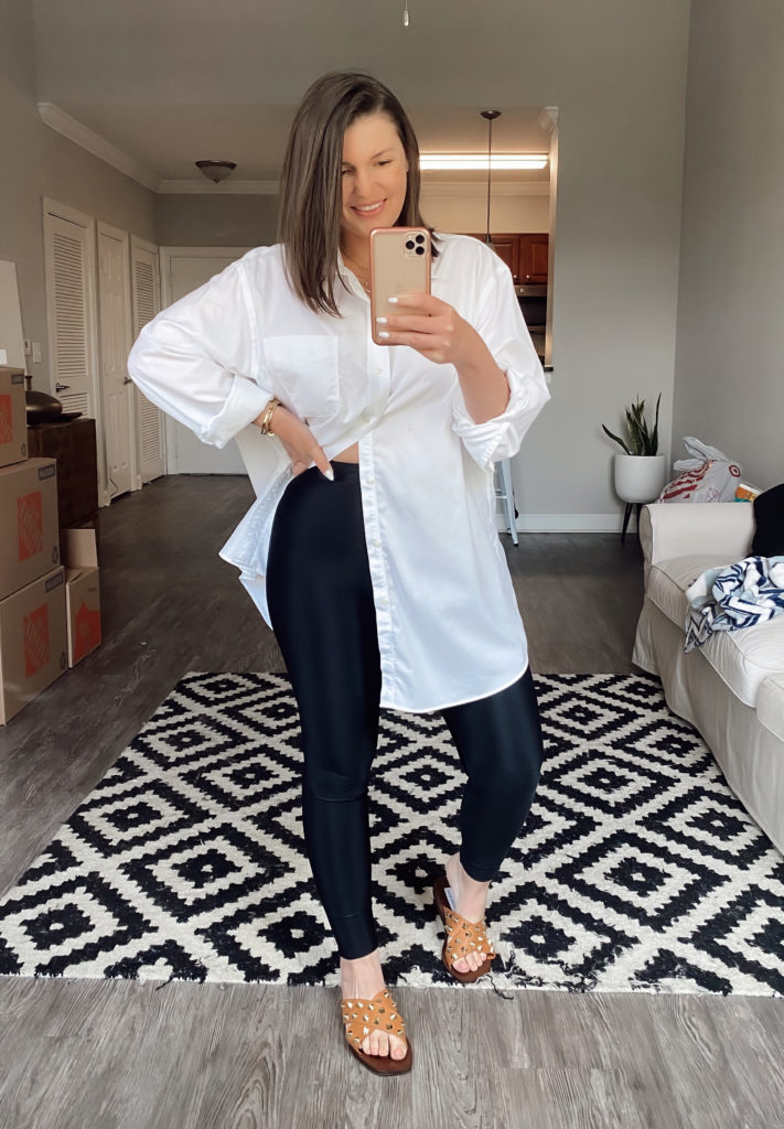 5 WFH LOOKS TO LOOK AND FEEL PUT TOGETHER WHILE STILL BEING COMFORTABLE: http://www.juliamarieb.com/2020/03/29/5-wfh-looks-to-look-chic-+-keep-you-comfortable/. |. @julia.marie.b