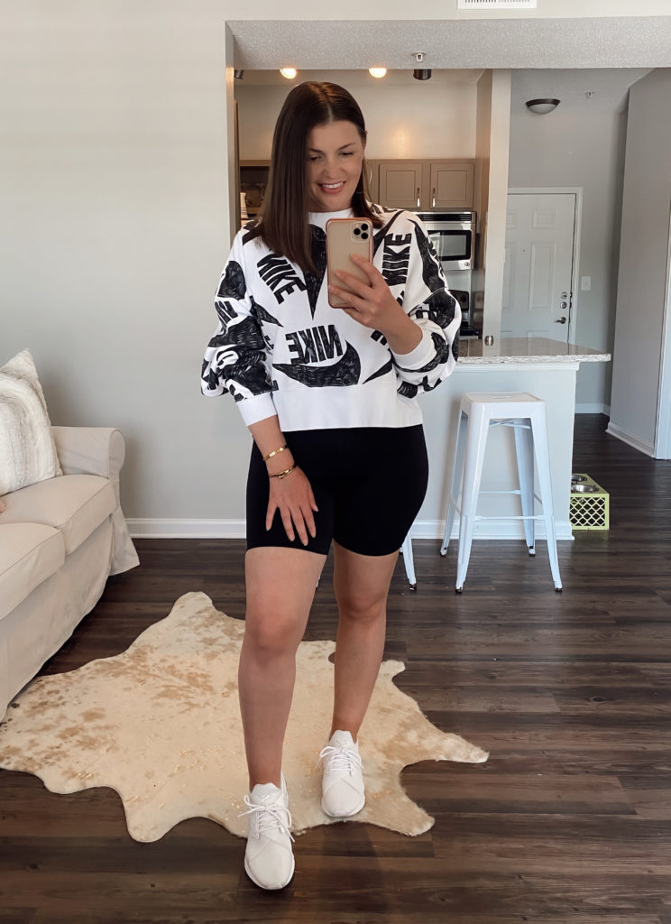 5 WAYS TO WEAR BIKER SHORTS FOR SUMMER: http://www.juliamarieb.com/2020/04/29/5-ways-to-style-bike-shorts-for-summer/ | @julia.marie.b