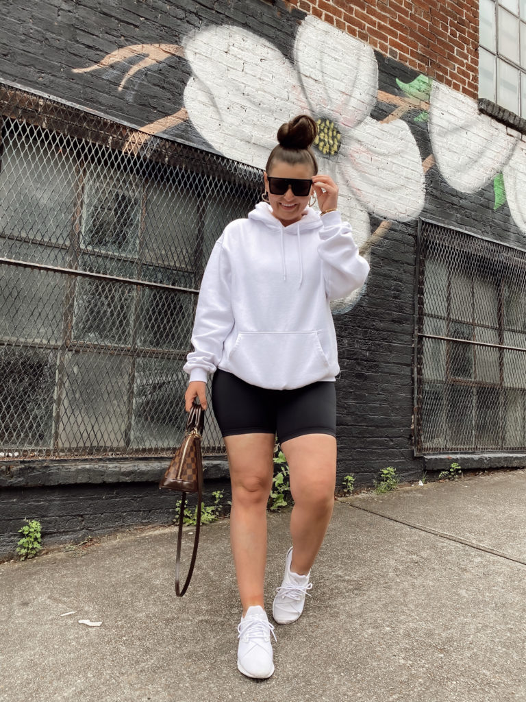 5 WAYS TO WEAR BIKER SHORTS FOR SUMMER: http://www.juliamarieb.com/2020/04/29/5-ways-to-style-bike-shorts-for-summer/ | @julia.marie.b