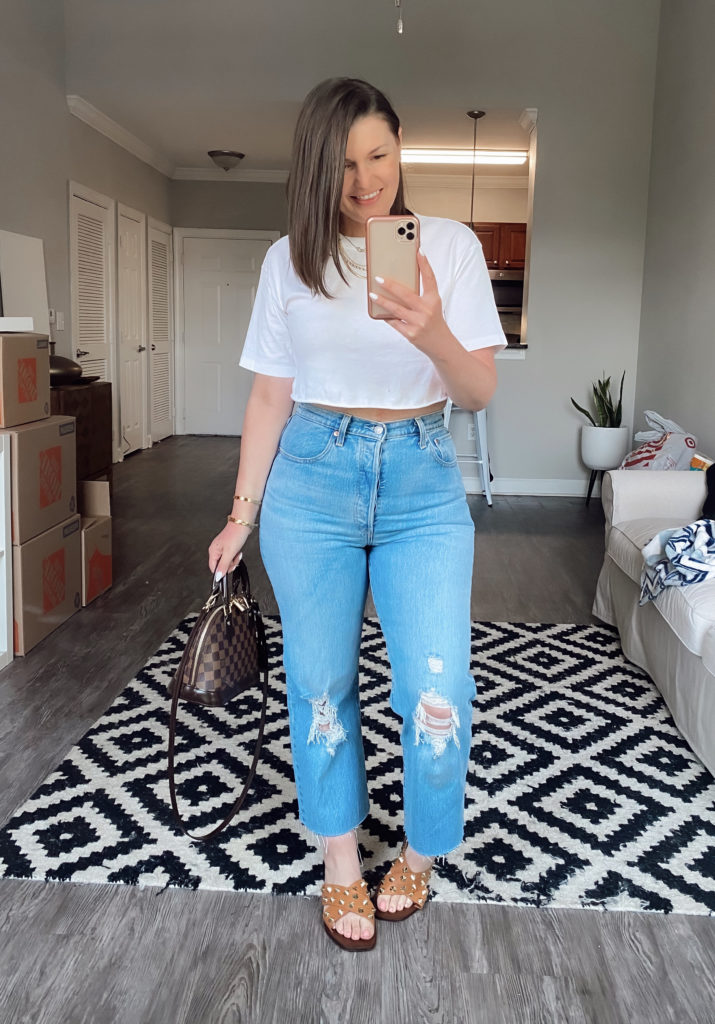 5 WAYS TO WEAR LEVI'S RIBCAGE JEANS FOR SUMMER: http://www.juliamarieb.com/2020/03/11/5-ways-to-wear-levi's-ribcage-jeans-for-spring-|-the-rule-of-5/. |. @julia.marie.b