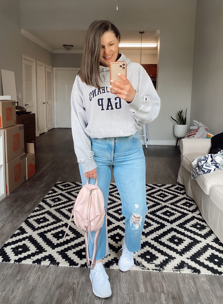 5 WAYS TO WEAR LEVI'S RIBCAGE JEANS FOR SUMMER: http://www.juliamarieb.com/2020/03/11/5-ways-to-wear-levi's-ribcage-jeans-for-spring-|-the-rule-of-5/. |. @julia.marie.b