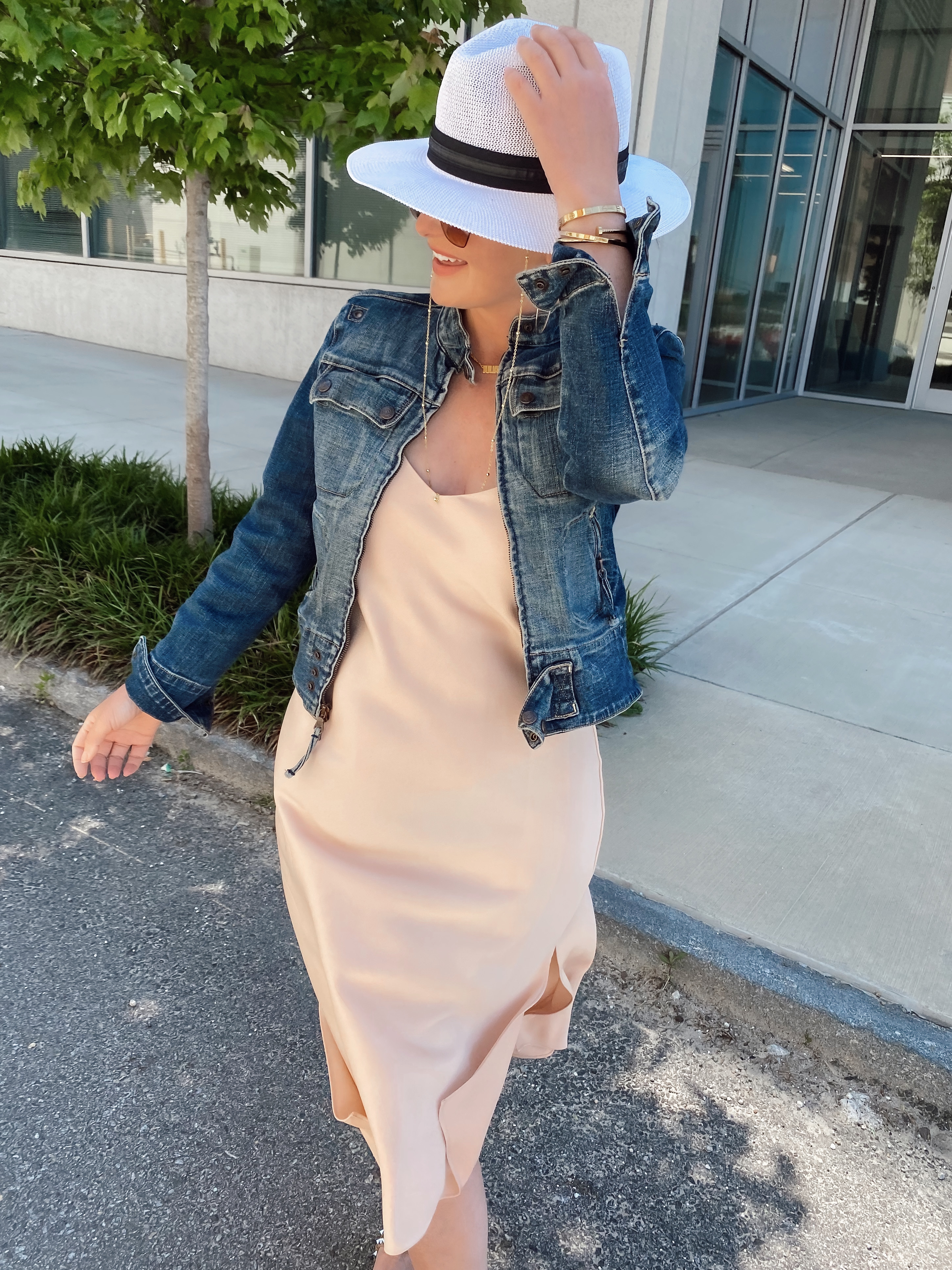 5 WAYS TO STYLE A SLIP DRESS FOR SUMMER: http://www.juliamarieb.com/2020/05/06/ro5:-slip-dress/ | @julia.marie.b