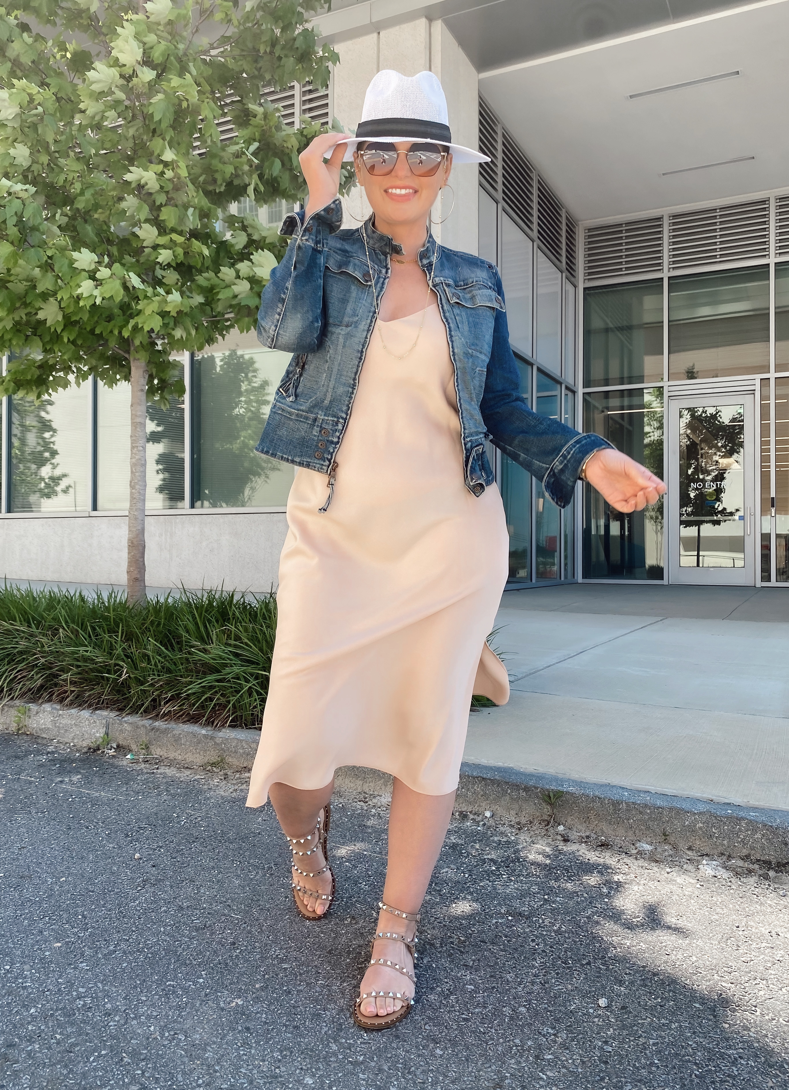 10 SUMMER OUTFIT IDEAS: http://www.juliamarieb.com/2020/05/03/summer-outfit-ideas-2020/ | @julia.marie.b