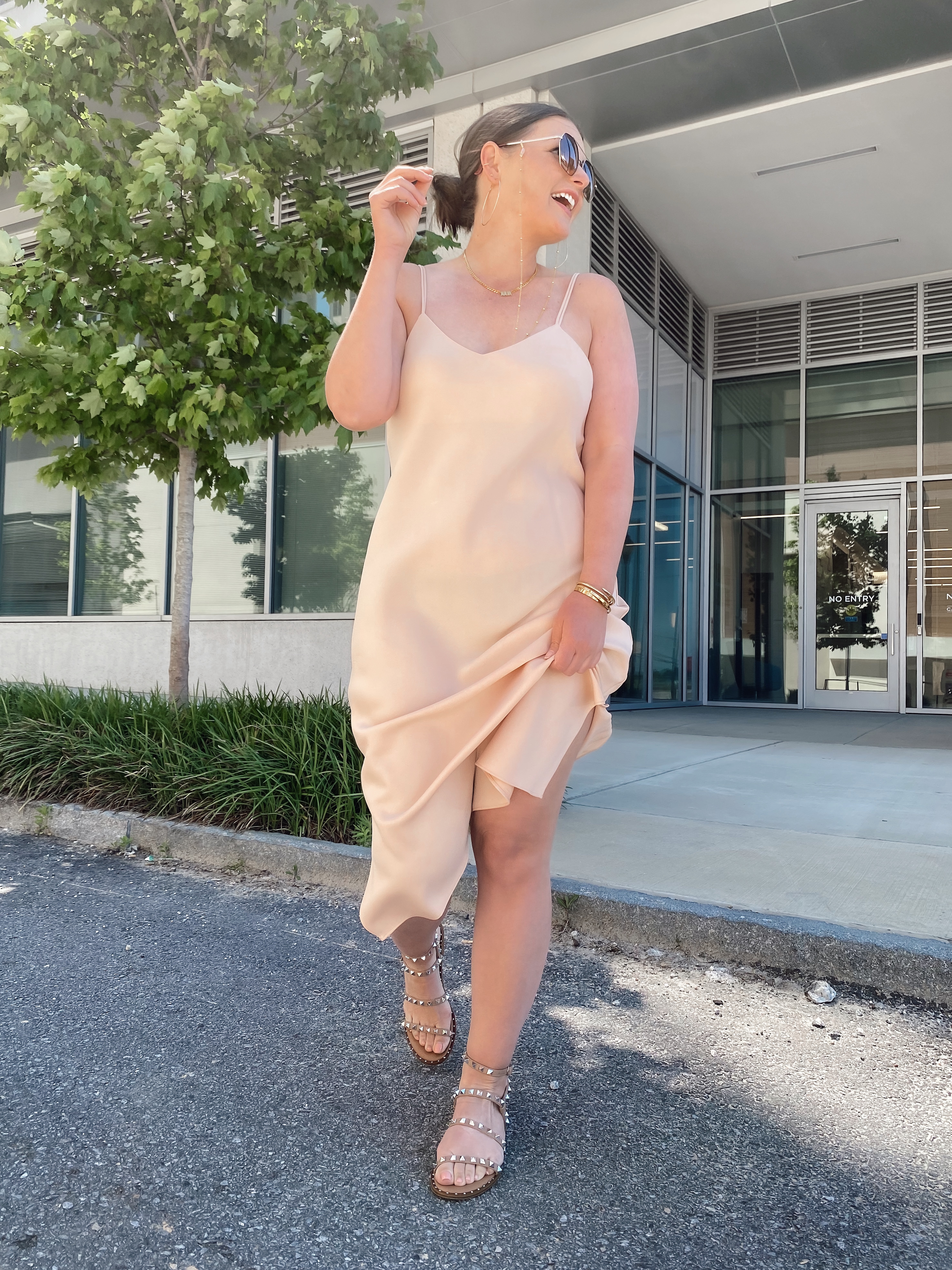 5 WAYS TO STYLE A SLIP DRESS FOR SUMMER: http://www.juliamarieb.com/2020/05/06/ro5:-slip-dress/ | @julia.marie.b