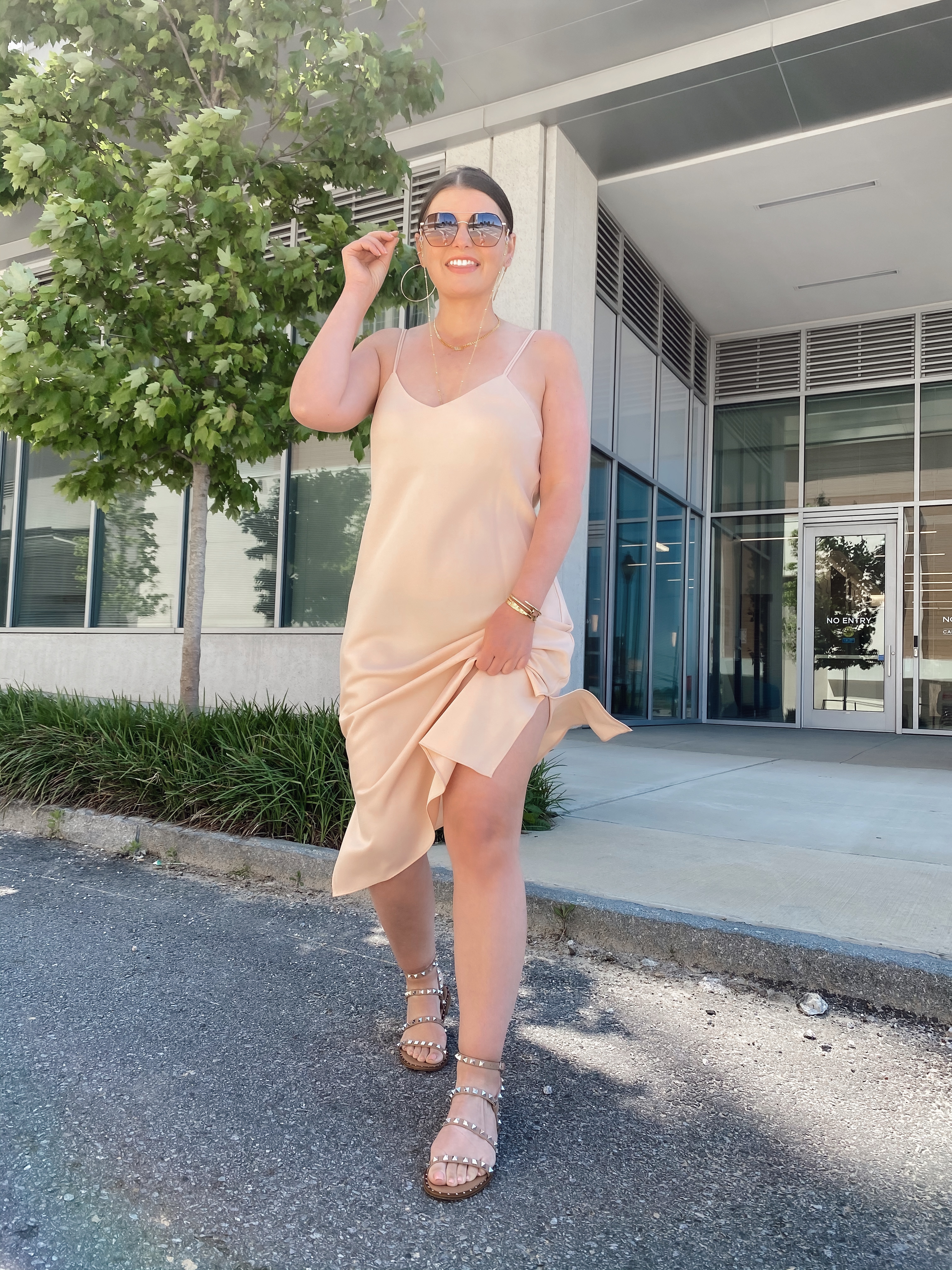 5 WAYS TO STYLE A SLIP DRESS FOR SUMMER: http://www.juliamarieb.com/2020/05/06/ro5:-slip-dress/ | @julia.marie.b