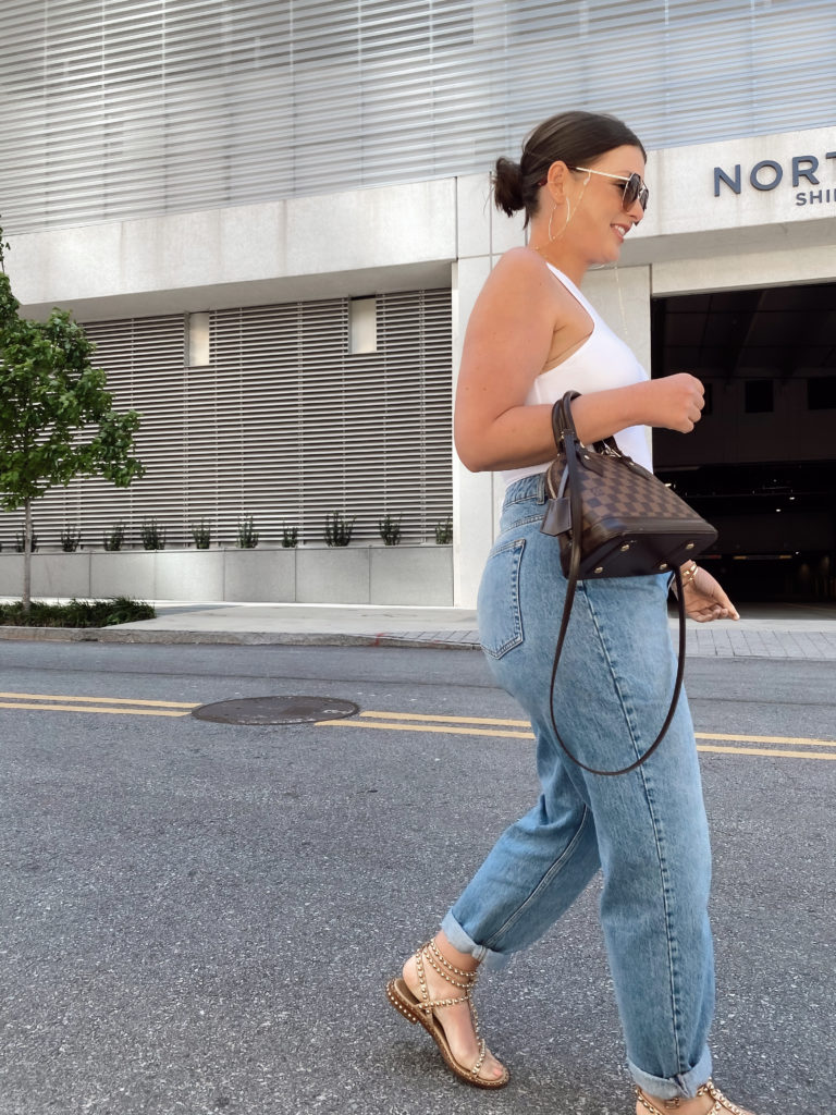 5 WAYS TO WEAR HIGH WAIST SLOUCHY JEANS FOR SUMMER: http://www.juliamarieb.com/2020/05/20/5-ways-to-wear-slouchy-jeans-|-the-rule-of-5/   |   @julia.marie.b