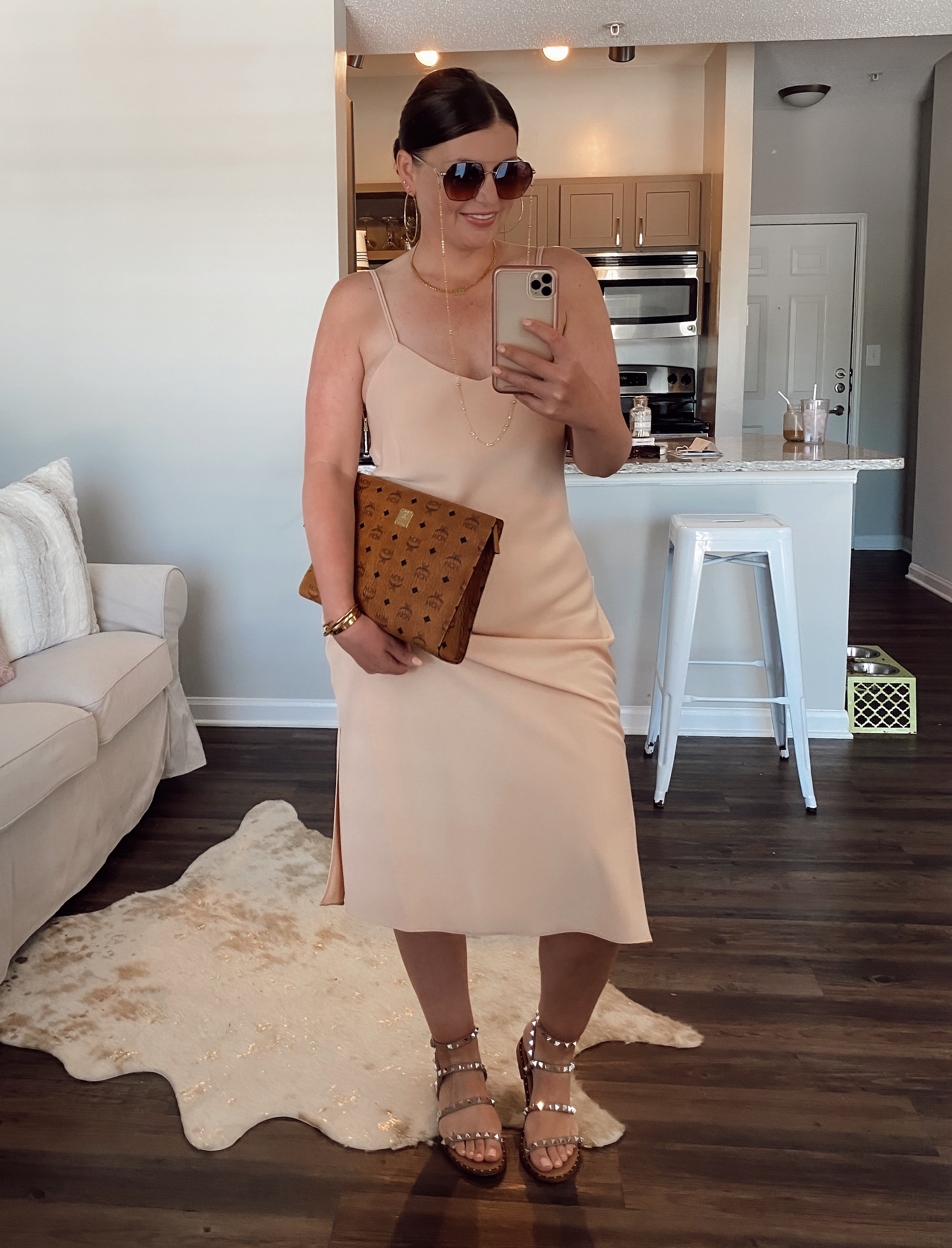 5 WAYS TO STYLE A SLIP DRESS FOR SUMMER: http://www.juliamarieb.com/2020/05/06/ro5:-slip-dress/ | @julia.marie.b