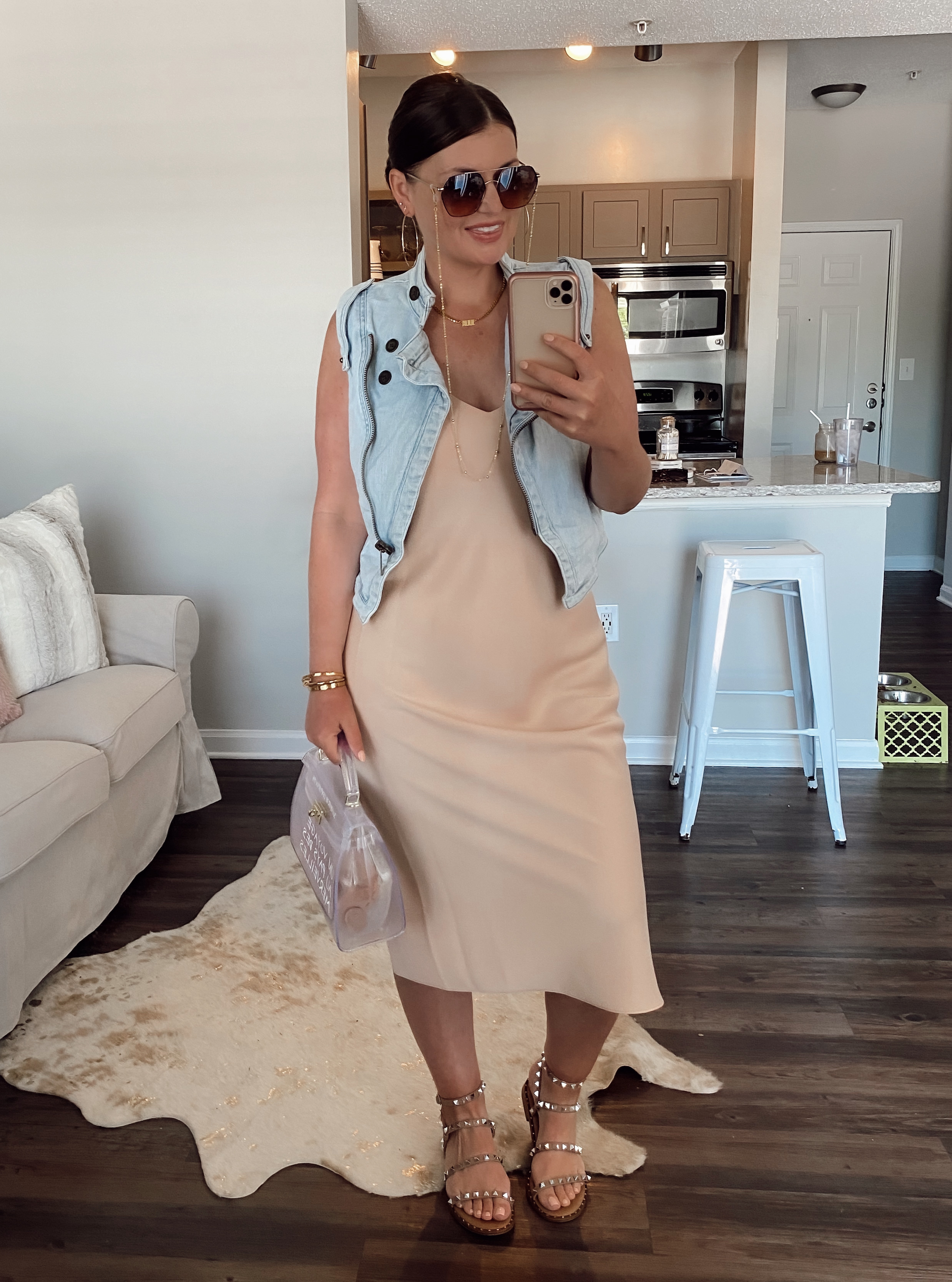 5 WAYS TO STYLE A SLIP DRESS FOR SUMMER: http://www.juliamarieb.com/2020/05/06/ro5:-slip-dress/ | @julia.marie.b