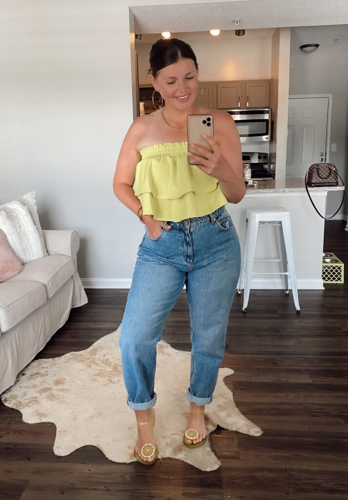 5 WAYS TO WEAR HIGH WAIST SLOUCHY JEANS FOR SUMMER: http://www.juliamarieb.com/2020/05/20/5-ways-to-wear-slouchy-jeans-|-the-rule-of-5/ | @julia.marie.b