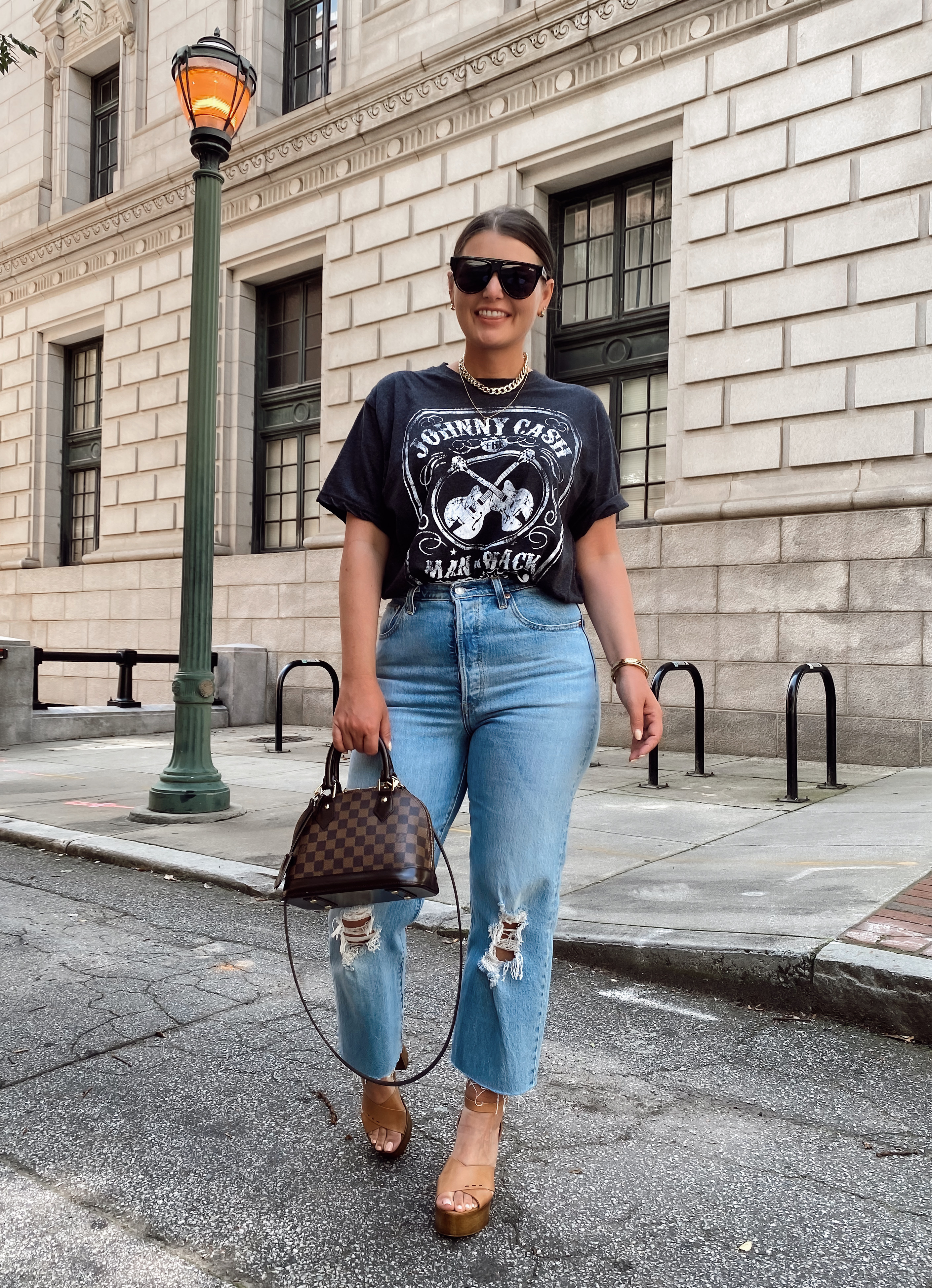 5 WAYS TO STYLE GRAPHIC TEE FOR SUMMER, THE RULE OF 5