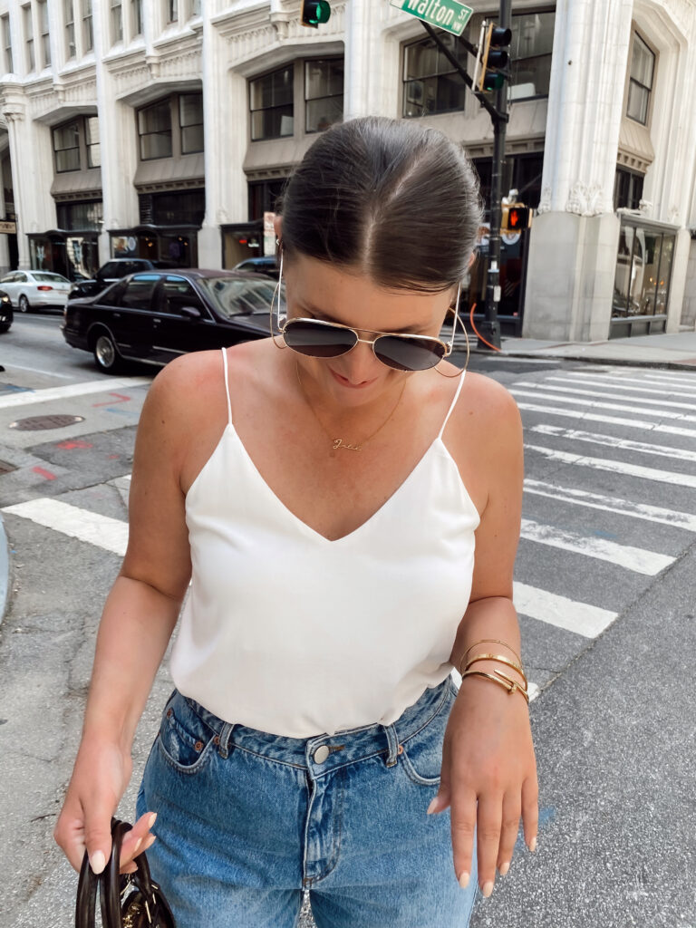 10 DENIM (& white) SUMMER OUTFIT IDEAS: http://www.juliamarieb.com/2020/06/03/10-denim-(&-white)-summer-outfit-ideas/   @julia.marie.b