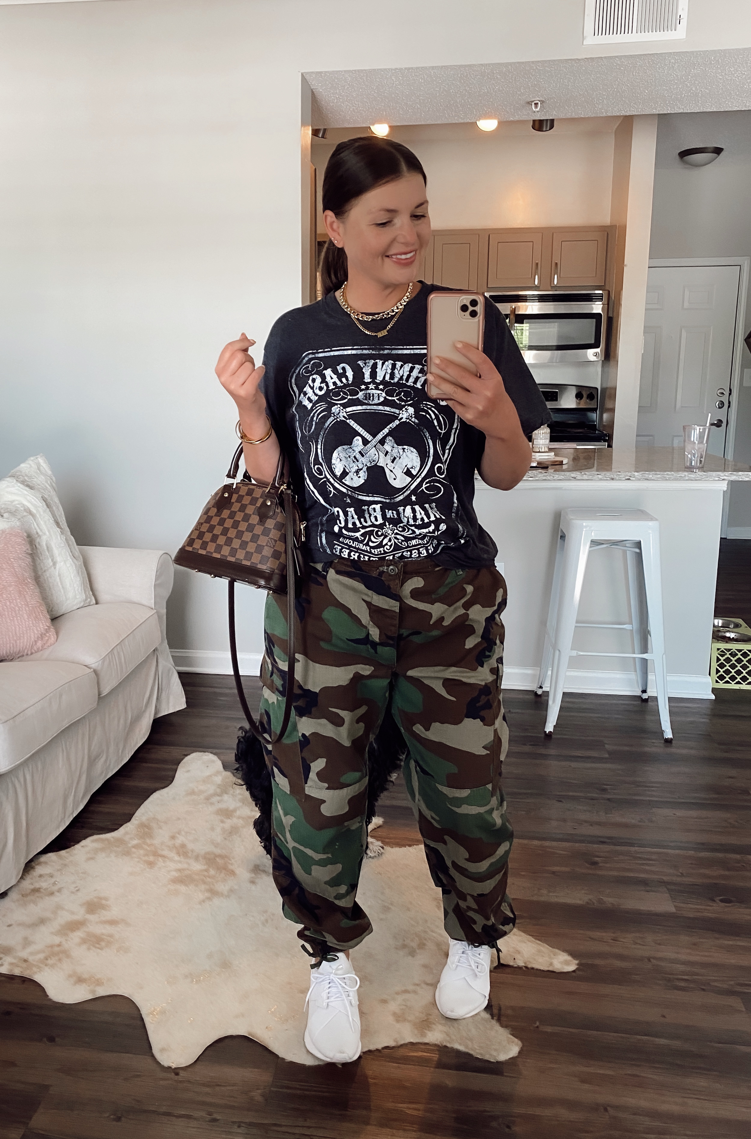 how to style cargo pants with a graphic tee