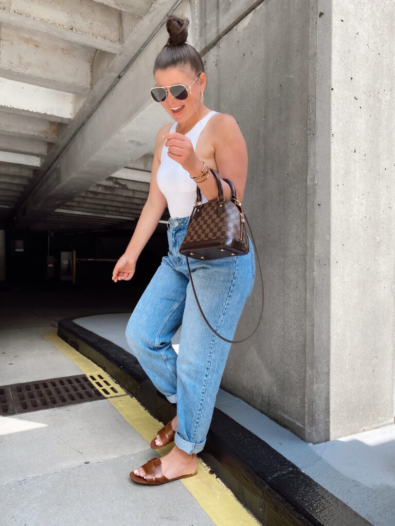 10 DENIM (& white) SUMMER OUTFIT IDEAS: http://www.juliamarieb.com/2020/06/03/10-denim-(&-white)-summer-outfit-ideas/ @julia.marie.b