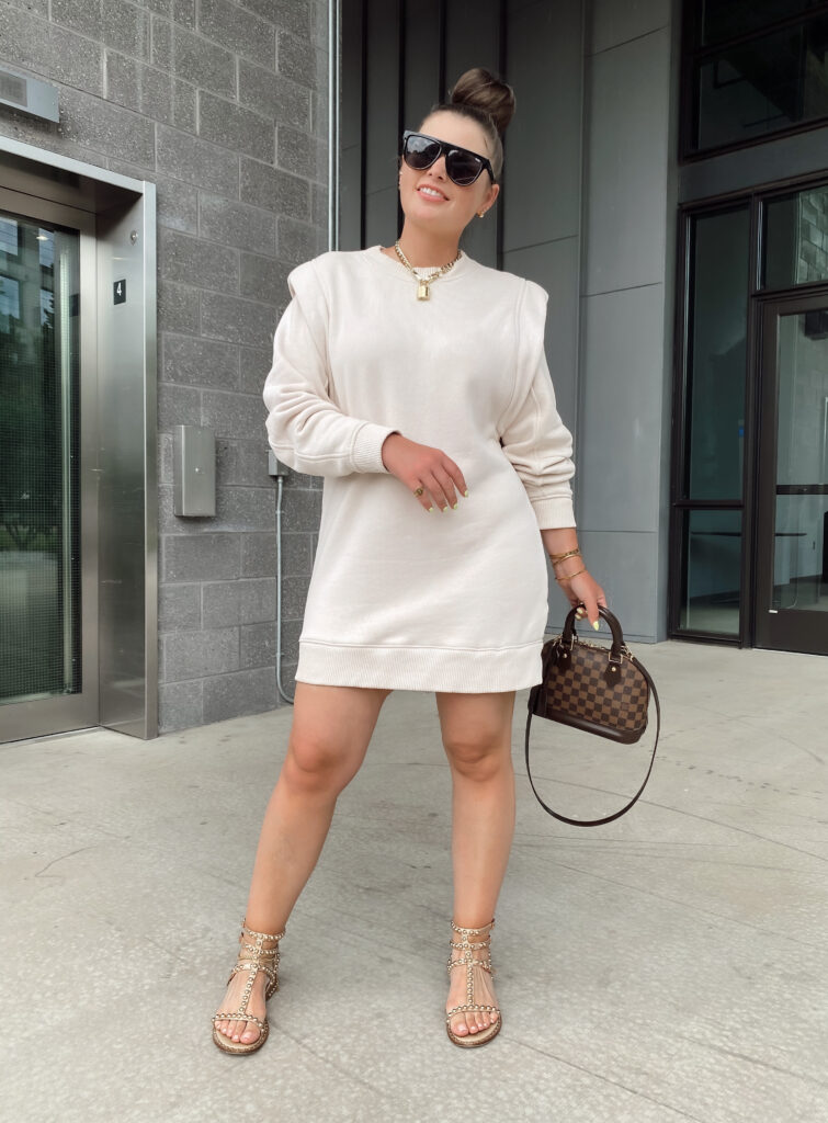 5 WAYS TO WEAR LOUIS VUITTON ALMA BB FOR SUMMER http://www.juliamarieb.com/2020/06/21/5-ways-to-style-louis-vuitton-alma-bb-for-summer-|-the-rule-of-5/   @julia.marie.b