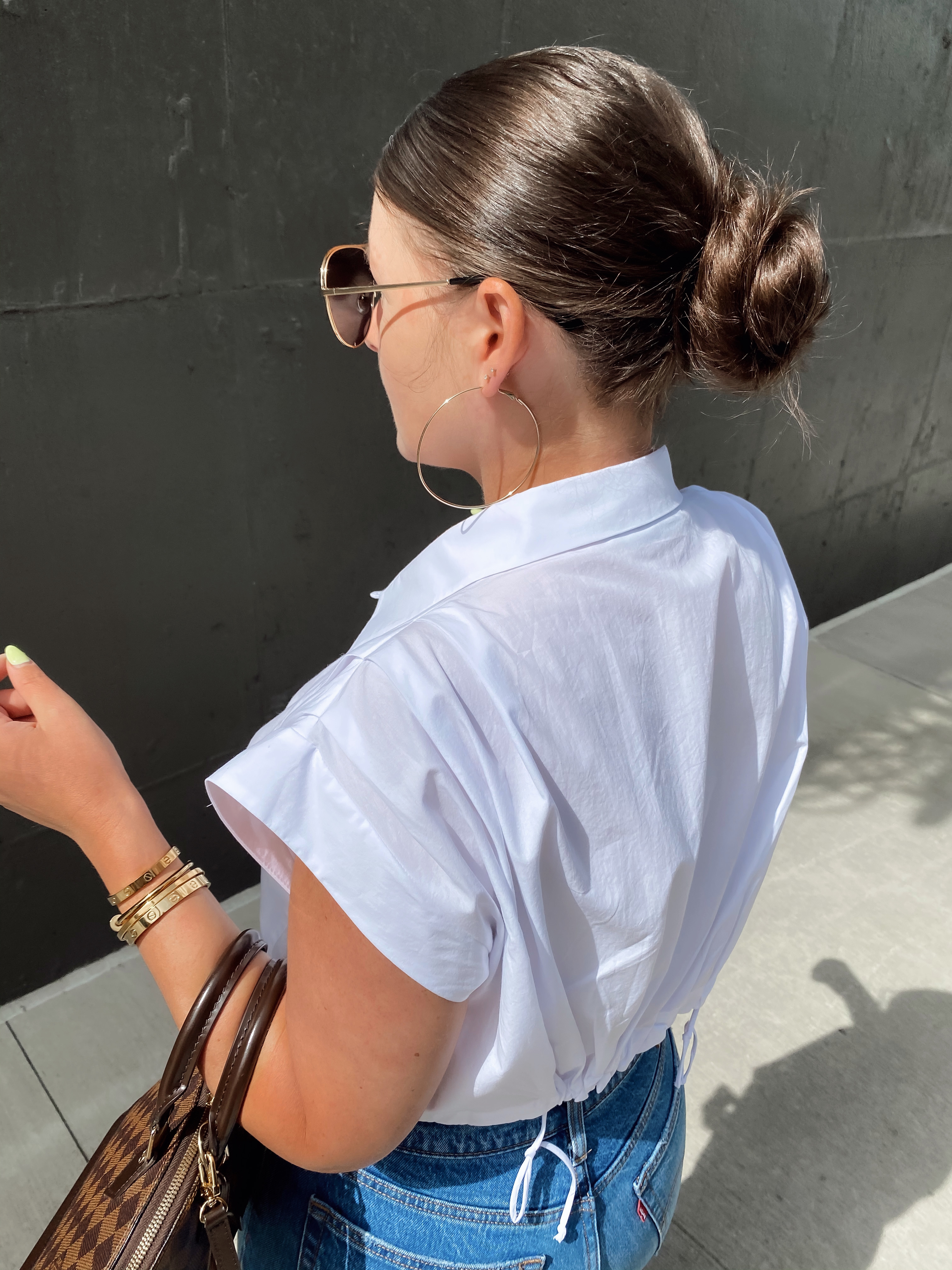 5 WAYS TO WEAR LOUIS VUITTON ALMA BB FOR SUMMER http://www.juliamarieb.com/2020/06/21/5-ways-to-style-louis-vuitton-alma-bb-for-summer-|-the-rule-of-5/ @julia.marie.b