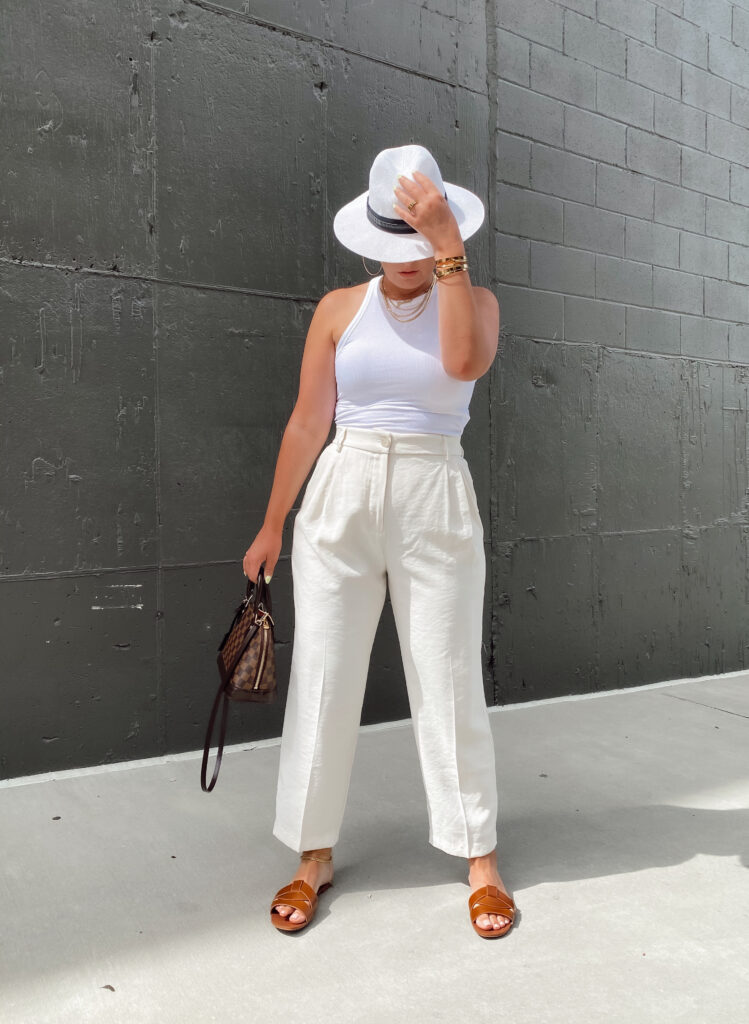 5 WAYS TO WEAR LOUIS VUITTON ALMA BB FOR SUMMER http://www.juliamarieb.com/2020/06/21/5-ways-to-style-louis-vuitton-alma-bb-for-summer-|-the-rule-of-5/ @julia.marie.b