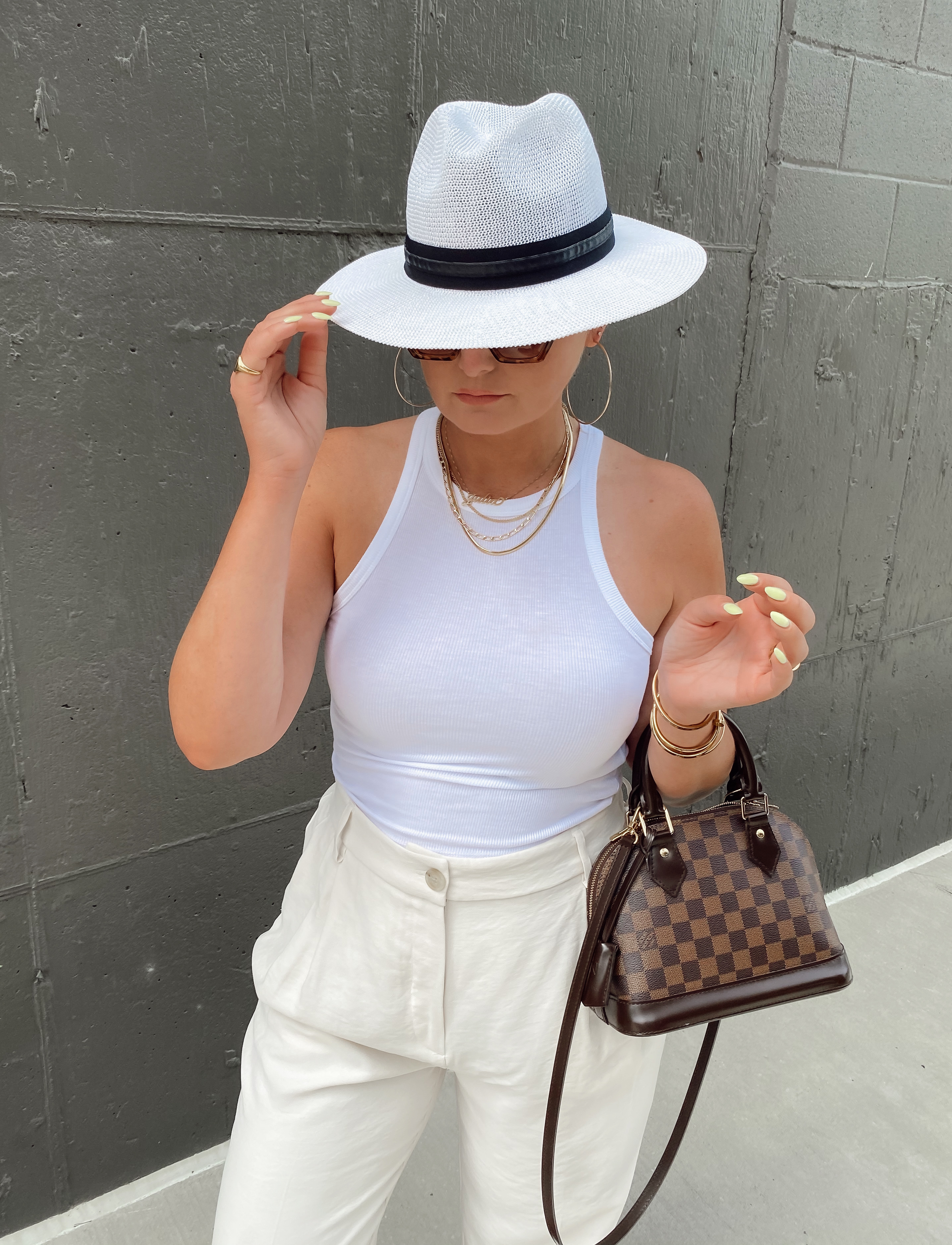 5 WAYS TO WEAR LOUIS VUITTON ALMA BB FOR SUMMER http://www.juliamarieb.com/2020/06/21/5-ways-to-style-louis-vuitton-alma-bb-for-summer-|-the-rule-of-5/ @julia.marie.b