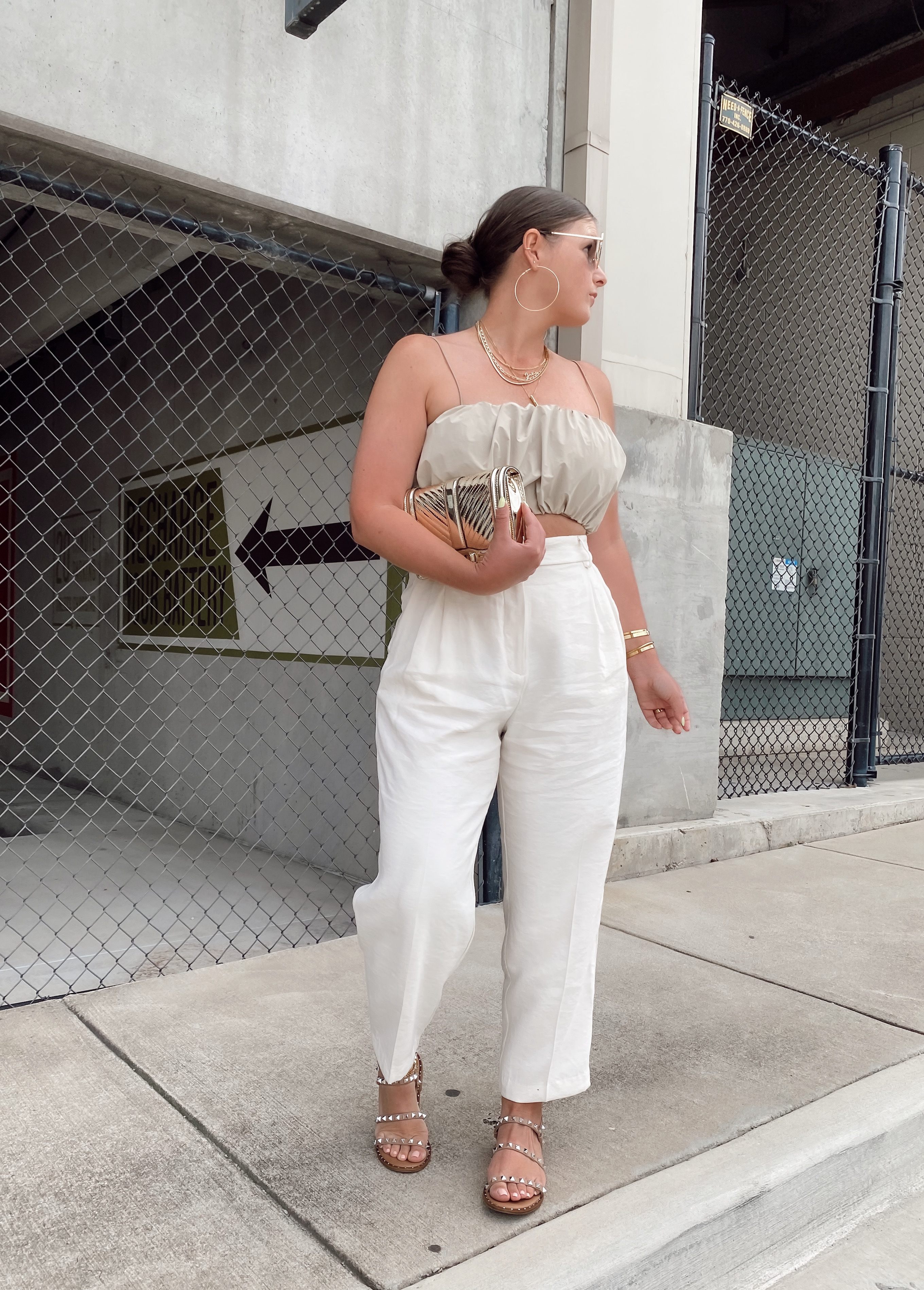 NEUTRAL OUTFIT IDEAS FOR SUMMER: http://www.juliamarieb.com/2020/07/12/5-neutral-outfit-ideas-for-summer/. @julia.marie.b