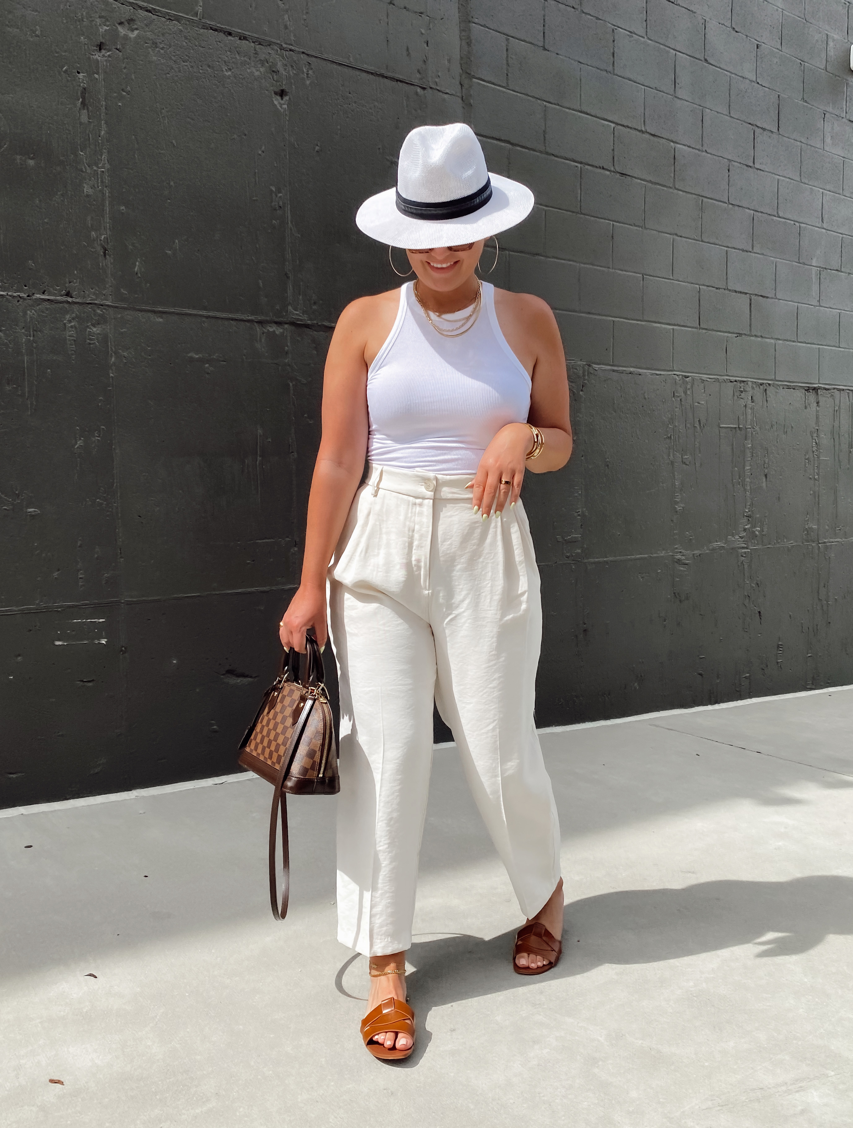 NEUTRAL OUTFIT IDEAS FOR SUMMER: http://www.juliamarieb.com/2020/07/12/5-neutral-outfit-ideas-for-summer/. @julia.marie.b