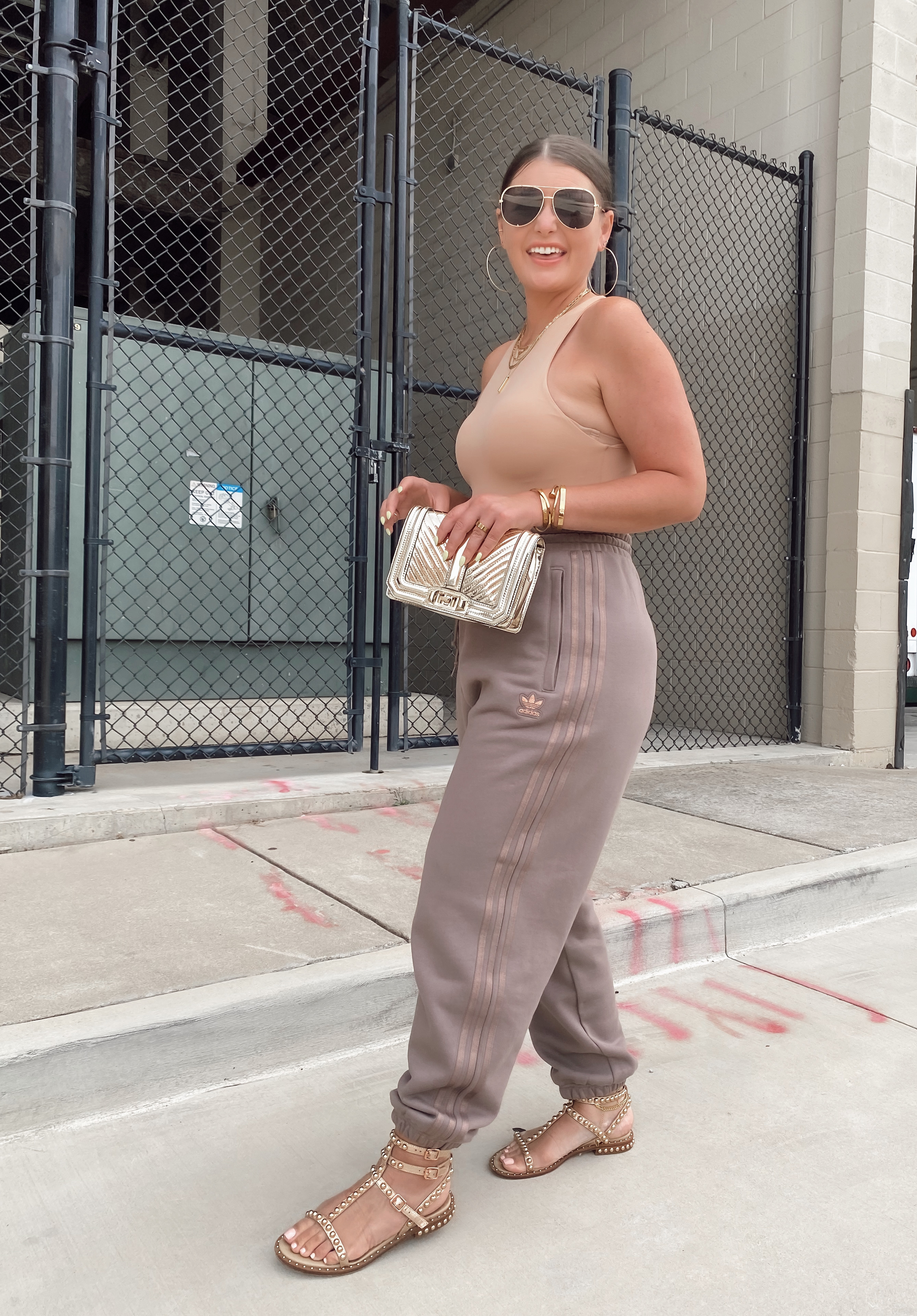 NEUTRAL OUTFIT IDEAS FOR SUMMER: http://www.juliamarieb.com/2020/07/12/5-neutral-outfit-ideas-for-summer/. @julia.marie.b