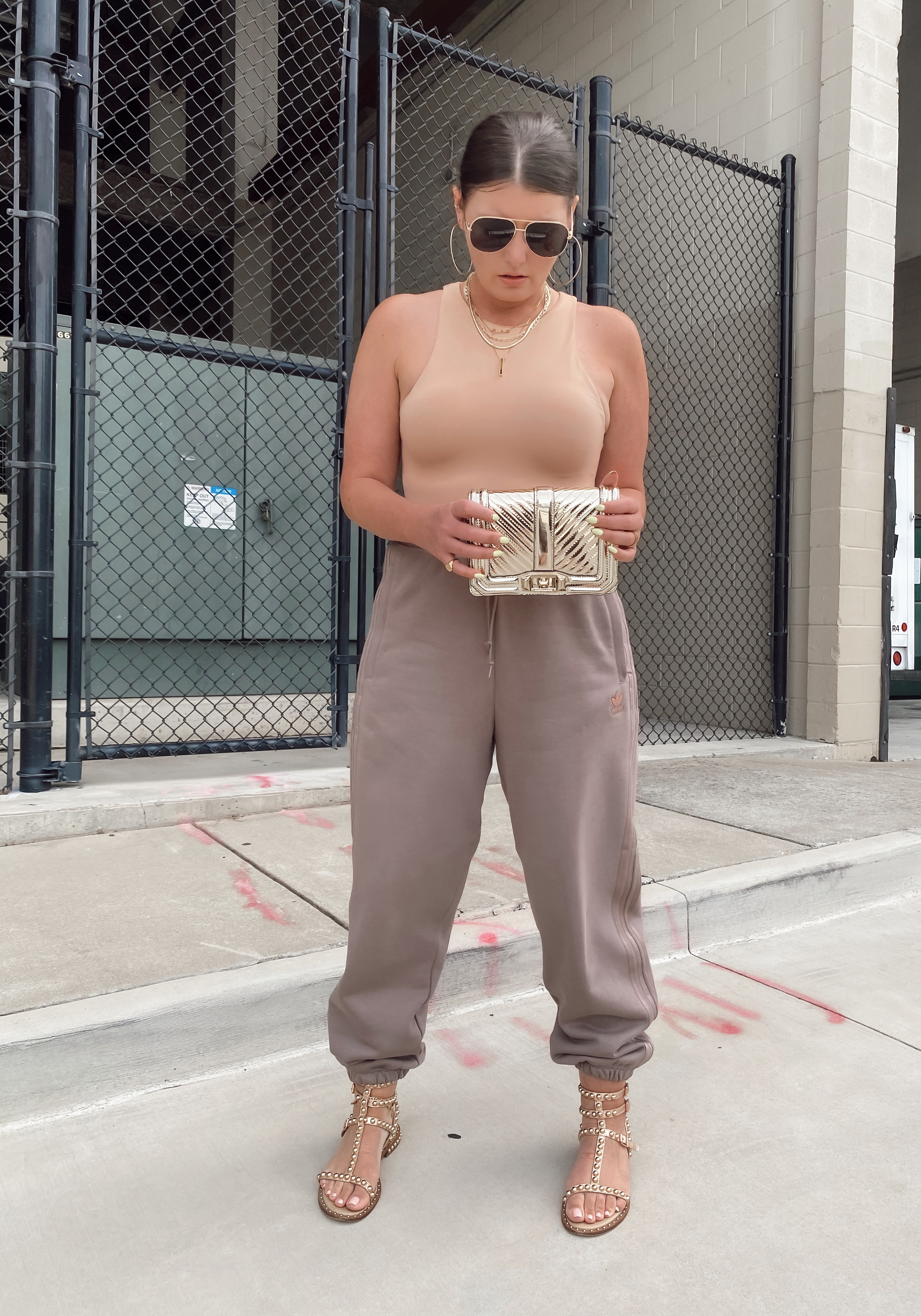 NEUTRAL OUTFIT IDEAS FOR SUMMER: http://www.juliamarieb.com/2020/07/12/5-neutral-outfit-ideas-for-summer/. @julia.marie.b