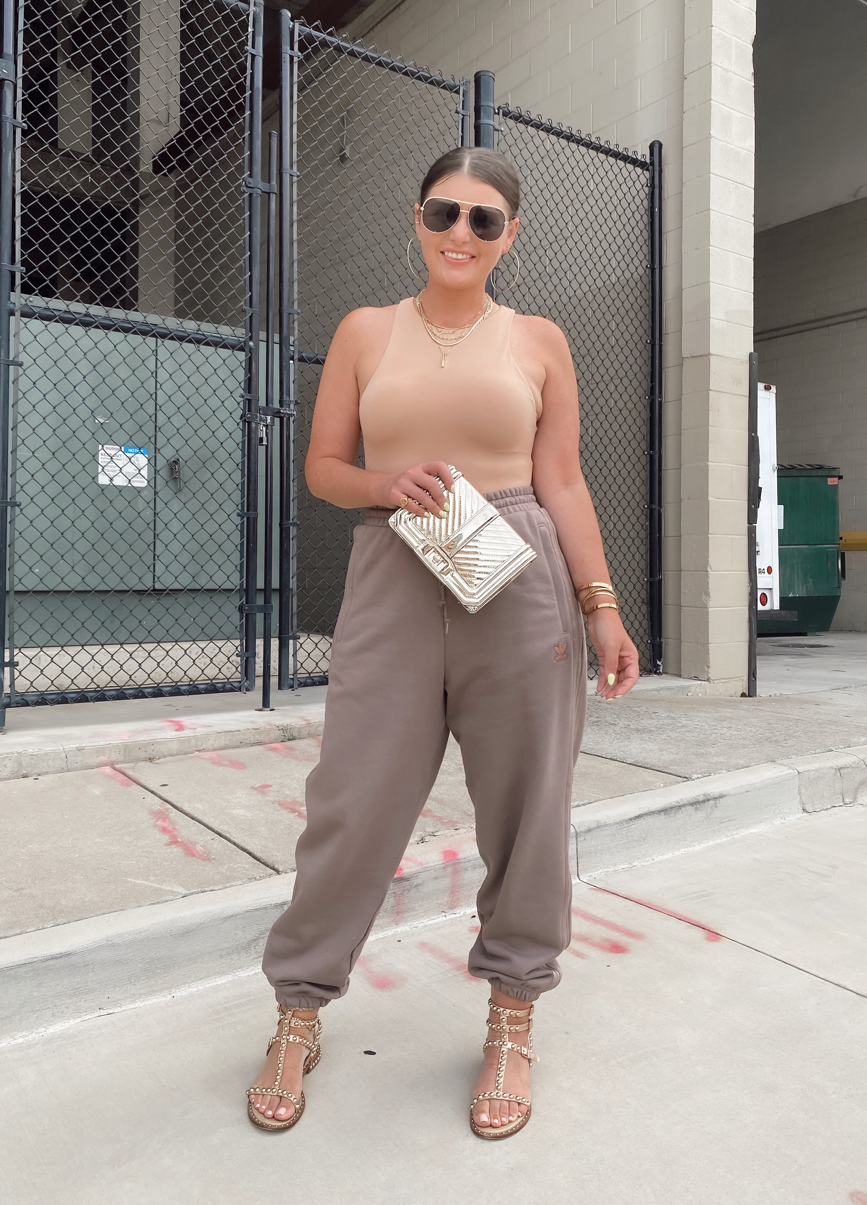 NEUTRAL OUTFIT IDEAS FOR SUMMER: http://www.juliamarieb.com/2020/07/12/5-neutral-outfit-ideas-for-summer/. @julia.marie.b