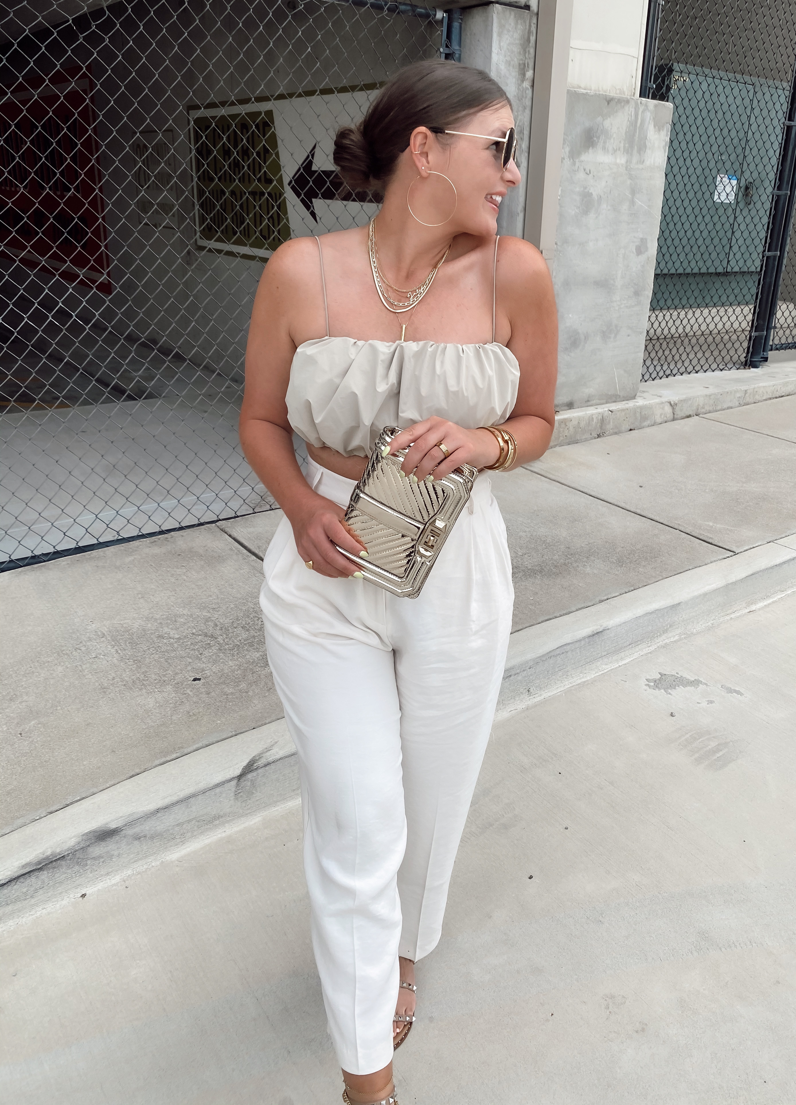 NEUTRAL OUTFIT IDEAS FOR SUMMER: http://www.juliamarieb.com/2020/07/12/5-neutral-outfit-ideas-for-summer/. @julia.marie.b