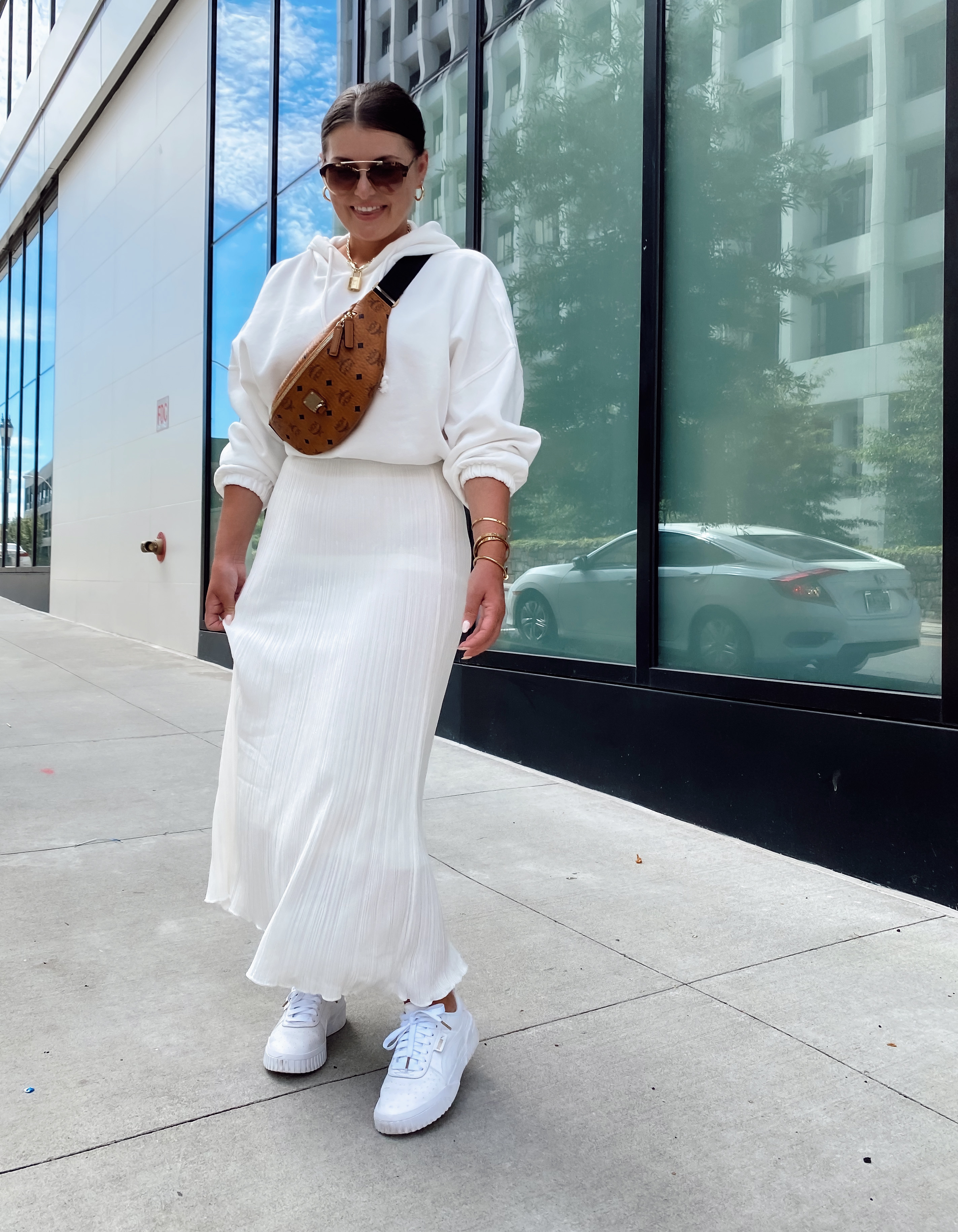 5 BUM BAG OUTFIT IDEAS: http://www.juliamarieb.com/2020/08/16/5-ways-to-wear-a-bum-bag-|-the-rule-of-5/ | @julia.marie.b