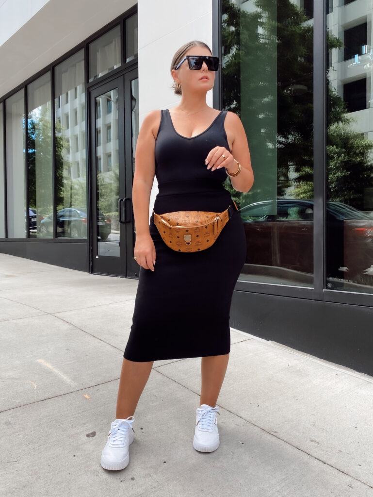 5 BUM BAG OUTFIT IDEAS: http://www.juliamarieb.com/2020/08/16/5-ways-to-wear-a-bum-bag-|-the-rule-of-5/ | @julia.marie.b