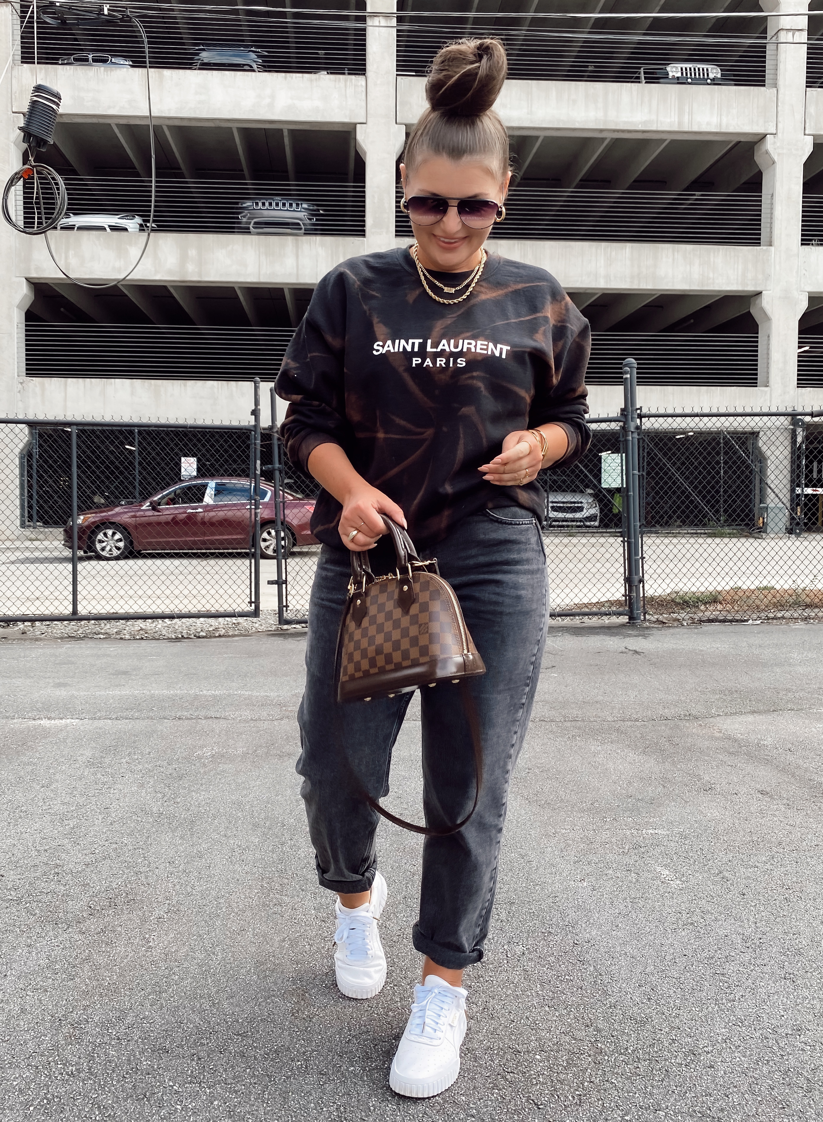 5 BLACK JEANS OUTFIT IDEAS FOR SUMMER: http://www.juliamarieb.com/2020/08/23/5-ways-to-wear-black-jeans-for-summer-|-the-rule-of-5/ | @julia.marie.b