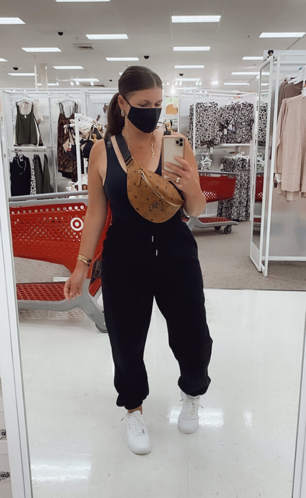 THE BEST LIGHTWEIGHT BREATHABLE FACE MASKS & HOW TO STYLE THEM: http://www.juliamarieb.com/2020/09/06/face-masks-but-make-it-fashion/   |   @julia.marie.b