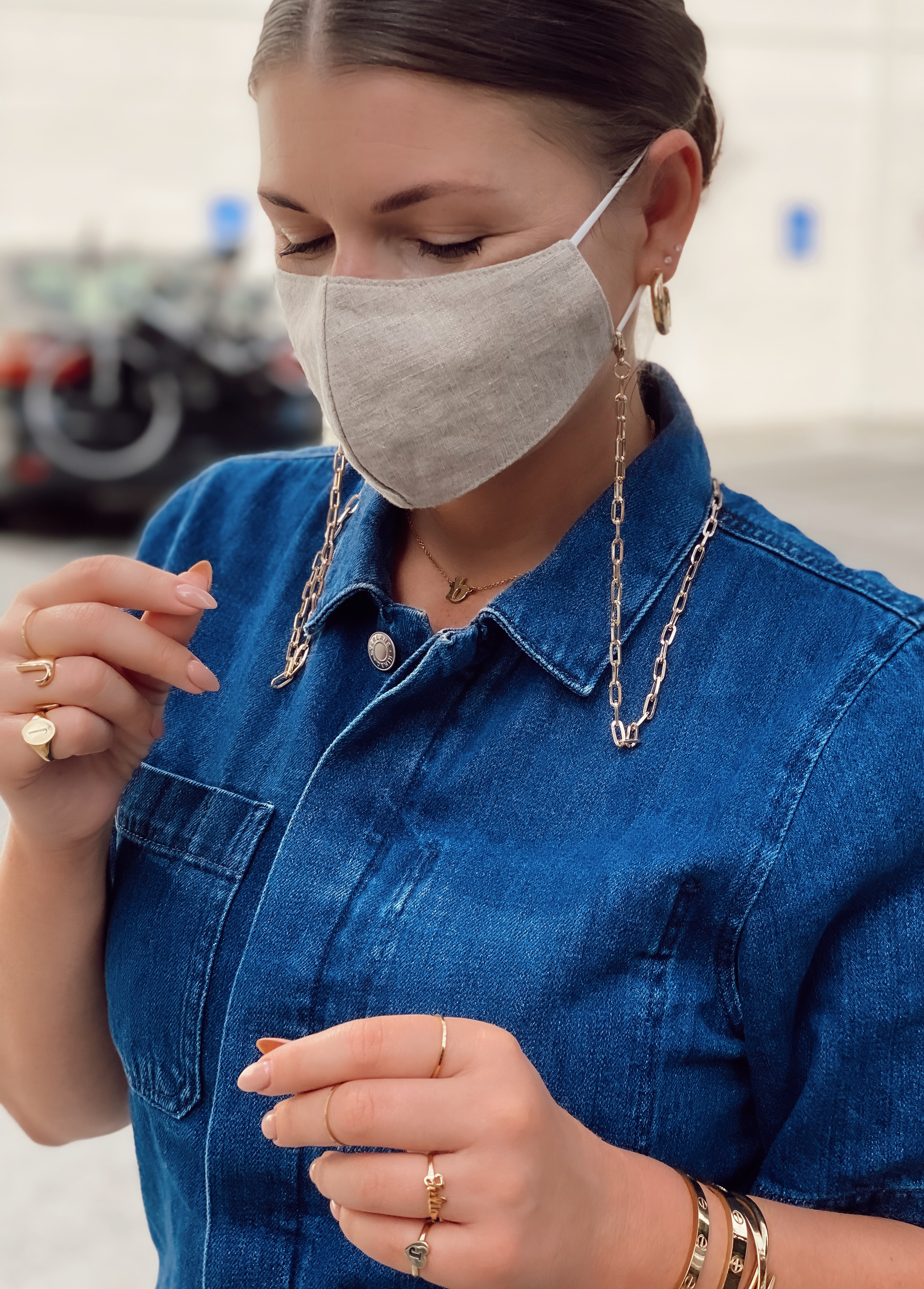 THE BEST LIGHTWEIGHT BREATHABLE FACE MASKS & HOW TO STYLE THEM: http://www.juliamarieb.com/2020/09/06/face-masks-but-make-it-fashion/   |   @julia.marie.b