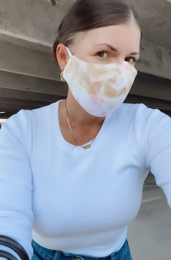 THE BEST LIGHTWEIGHT BREATHABLE FACE MASKS & HOW TO STYLE THEM: http://www.juliamarieb.com/2020/09/06/face-masks-but-make-it-fashion/ | @julia.marie.b