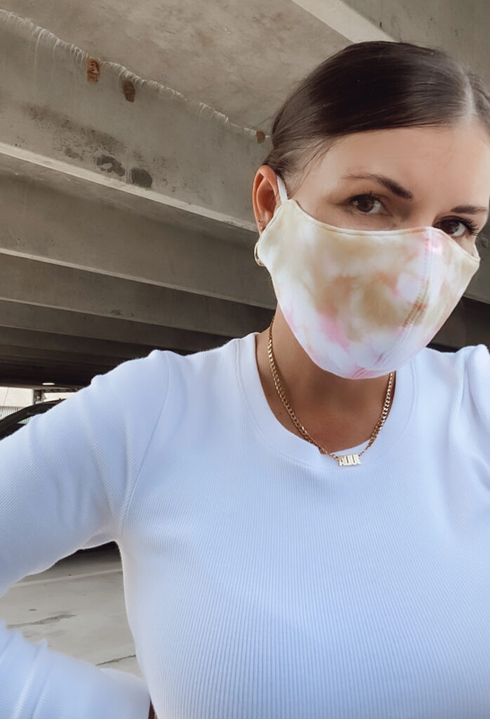 THE BEST LIGHTWEIGHT BREATHABLE FACE MASKS & HOW TO STYLE THEM: http://www.juliamarieb.com/2020/09/06/face-masks-but-make-it-fashion/ | @julia.marie.b