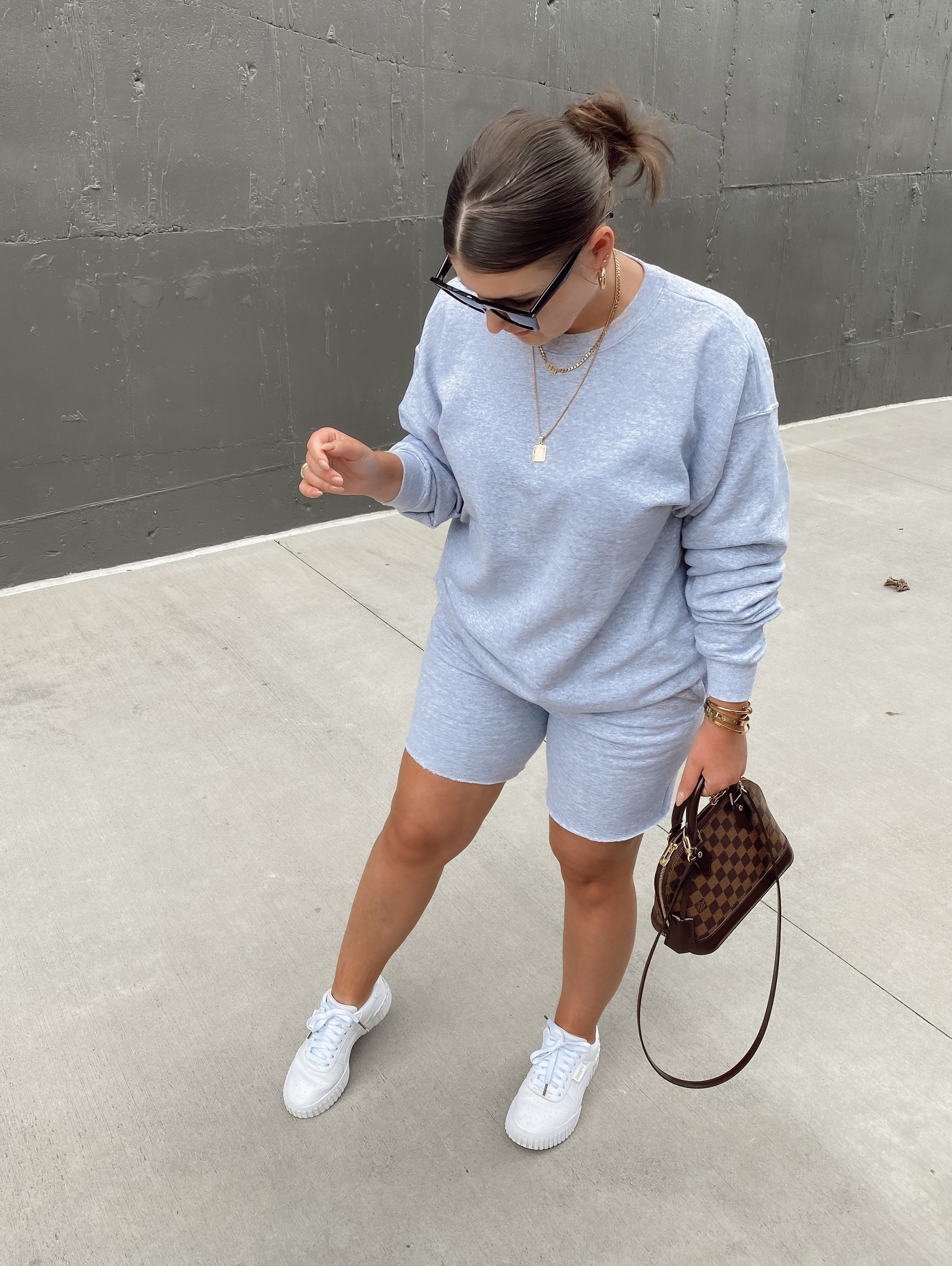 7 SWEATSUITS UNDER $100: http://www.juliamarieb.com/2020/10/11/sweatsuits-under-$100/   |    @julia.marie.b