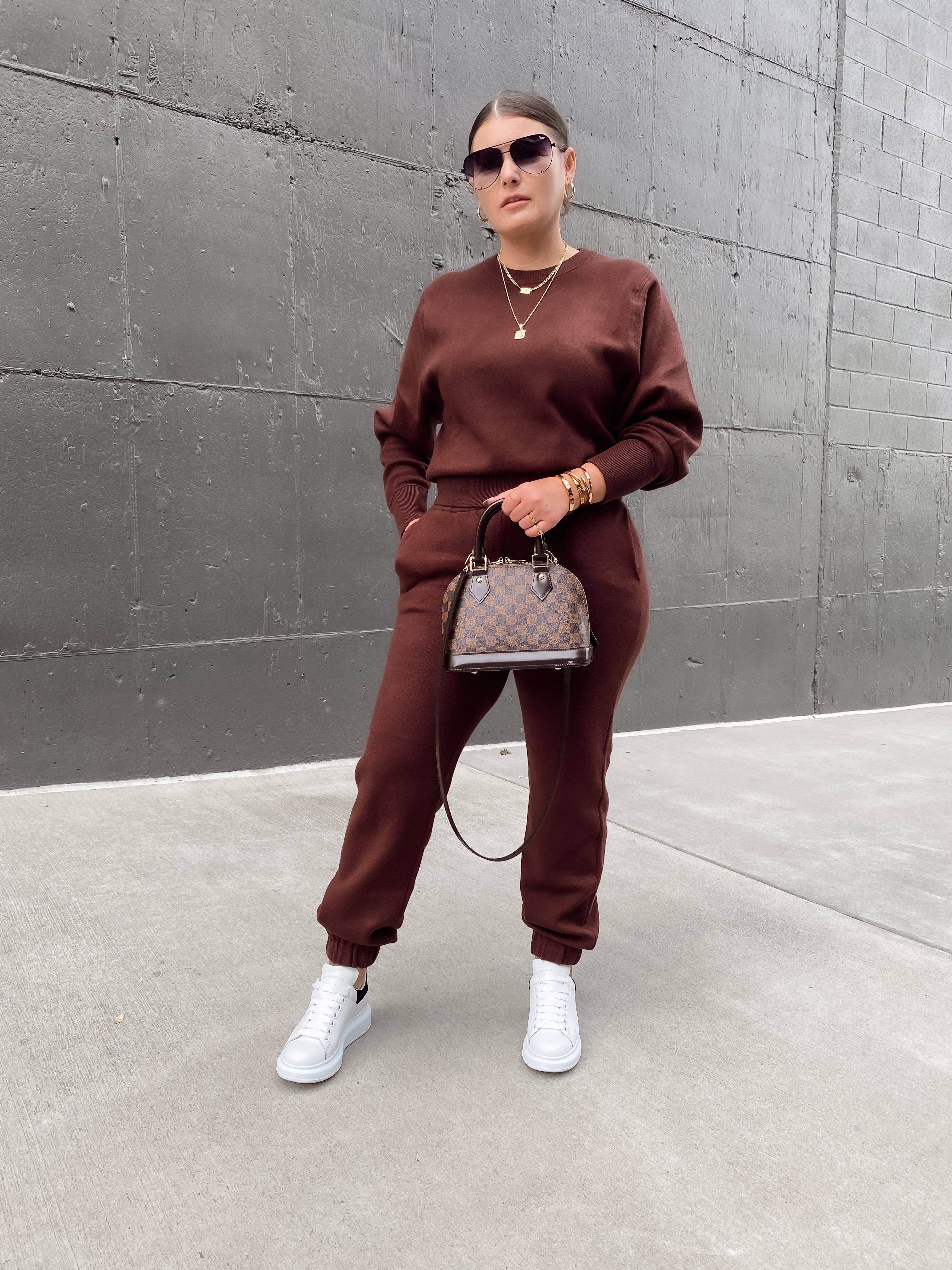 7 SWEATSUITS UNDER $100: http://www.juliamarieb.com/2020/10/11/sweatsuits-under-$100/ | @julia.marie.b