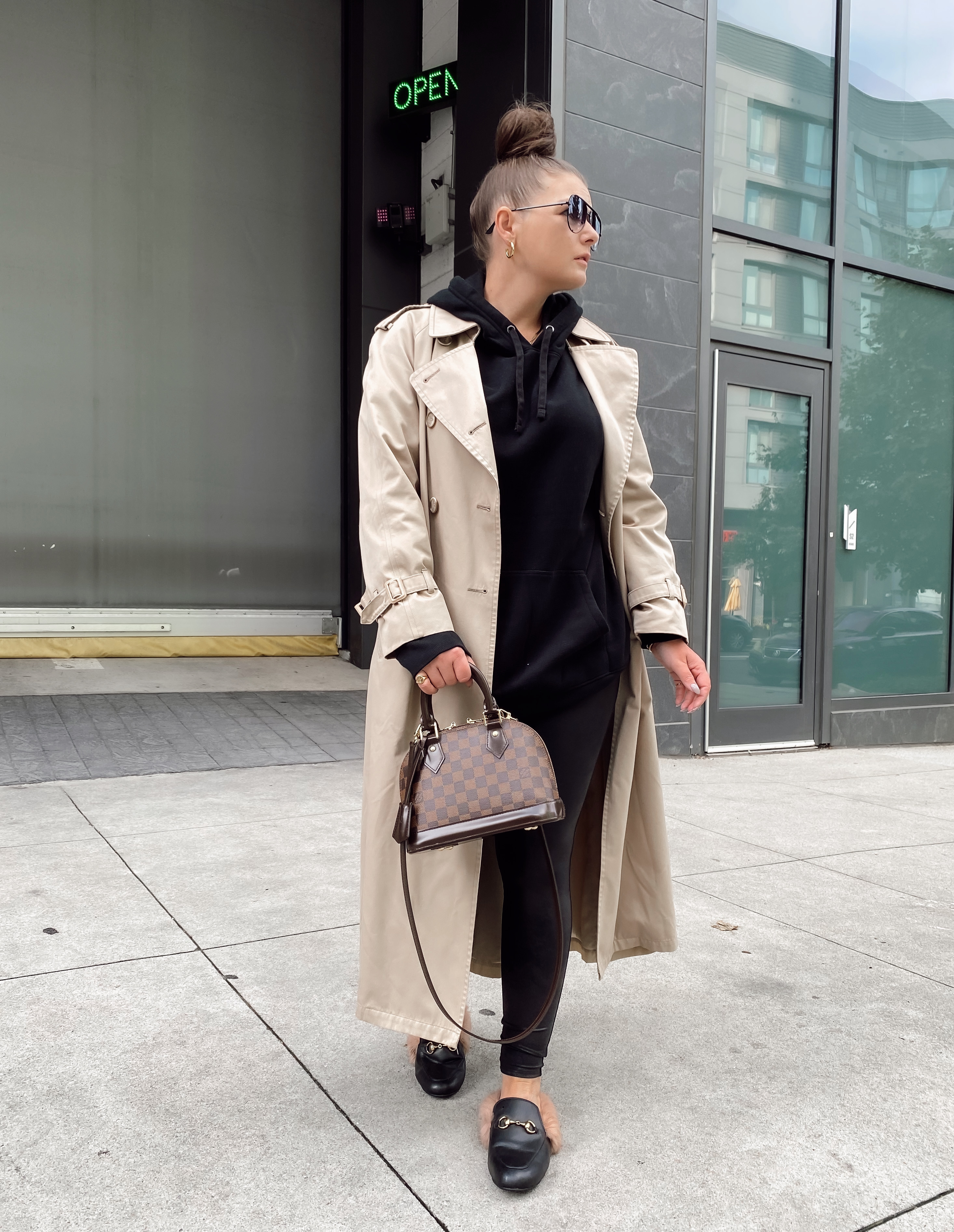 5 WAYS TO WEAR SPANX LEATHER LEGGINGS: http://www.juliamarieb.com/2020/10/04/5-ways-to-wear-spanx-leather-leggings-|-the-real-of-5/ @julia.marie.b