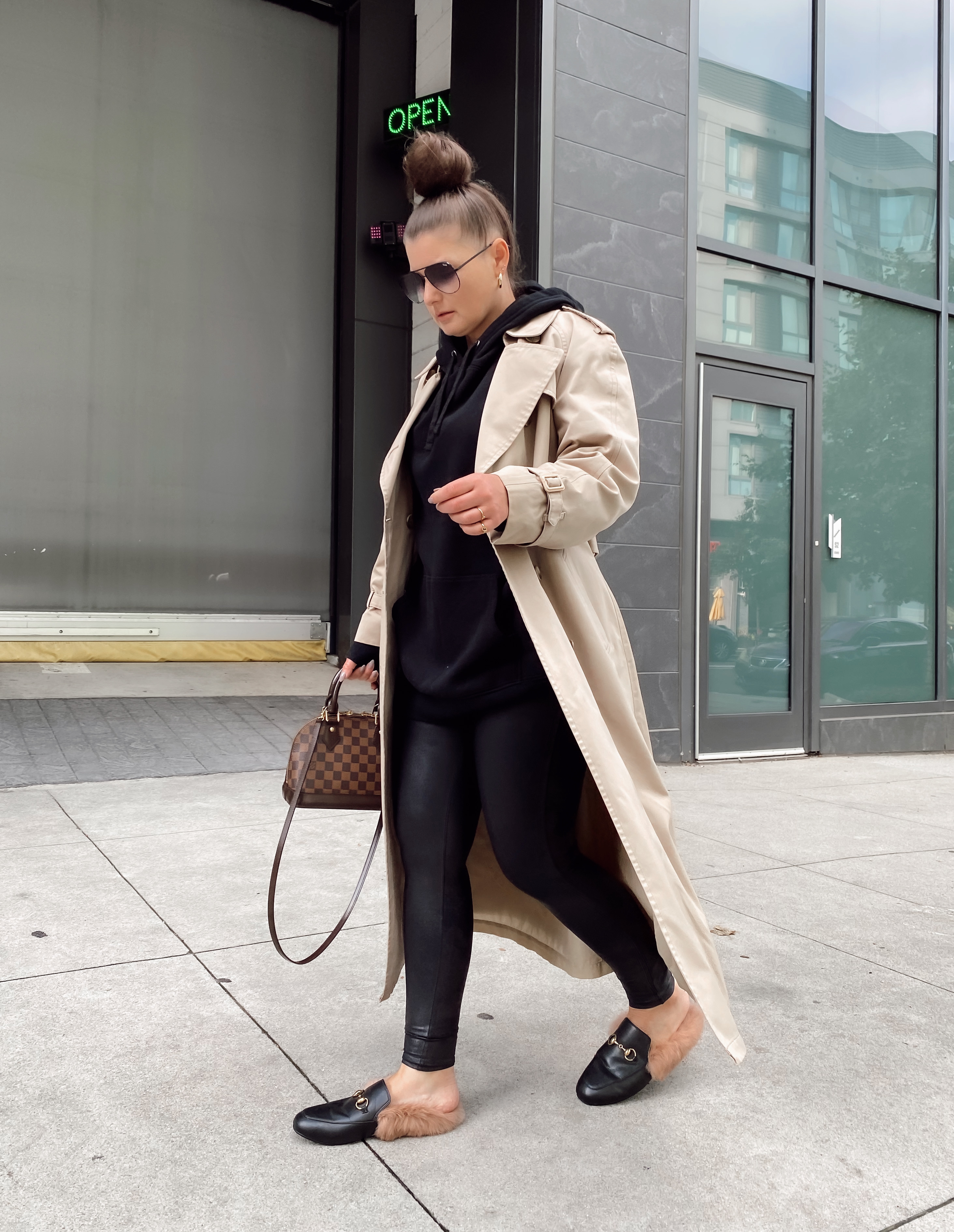 5 WAYS TO WEAR SPANX LEATHER LEGGINGS: http://www.juliamarieb.com/2020/10/04/5-ways-to-wear-spanx-leather-leggings-|-the-real-of-5/ @julia.marie.b