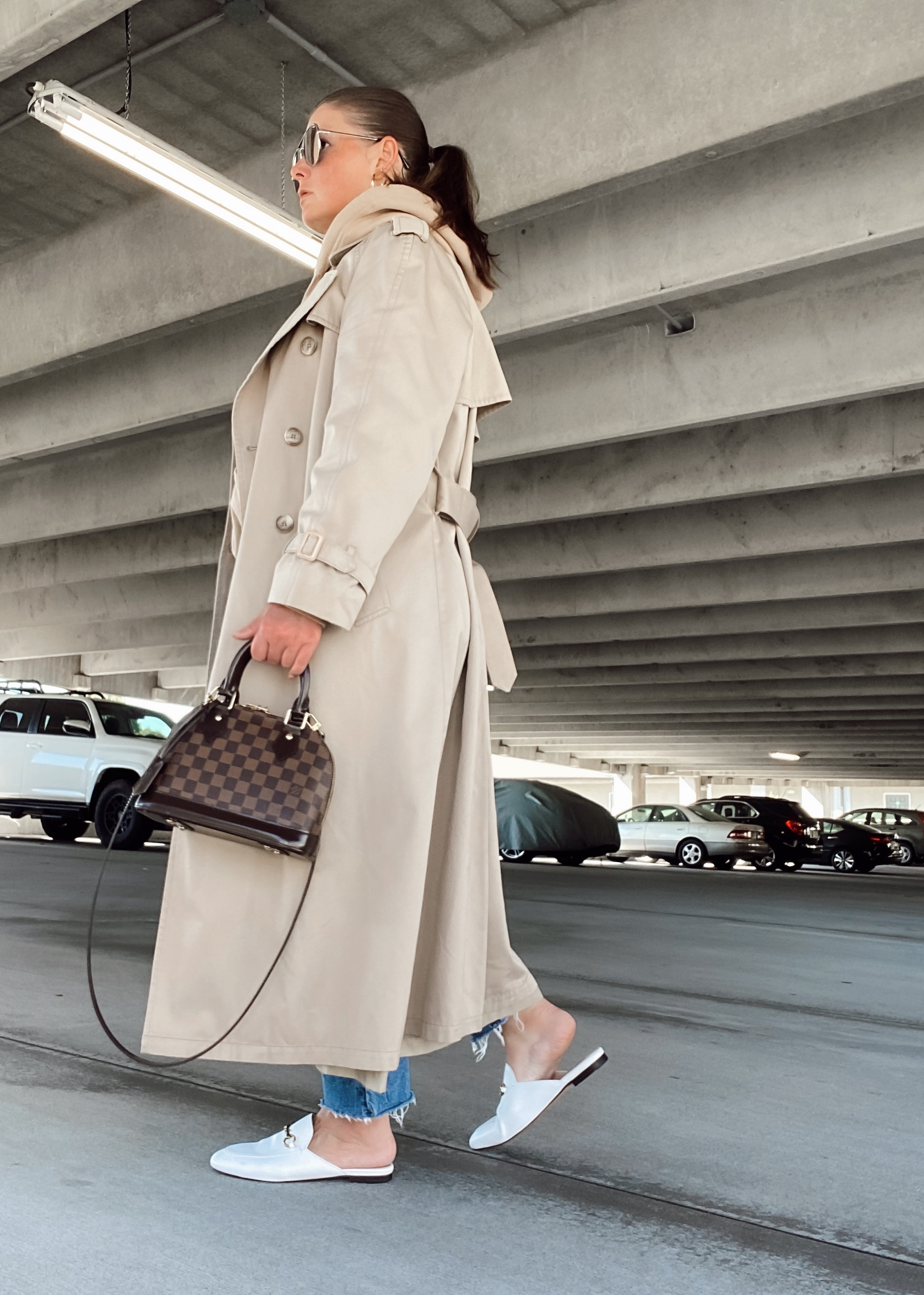 5 WAYS TO WEAR A TRENCH COAT: http://www.juliamarieb.com/2020/11/01/5-ways-to-wear-a-trench-coat-|-the-rule-of-5/ | @julia.marie.b