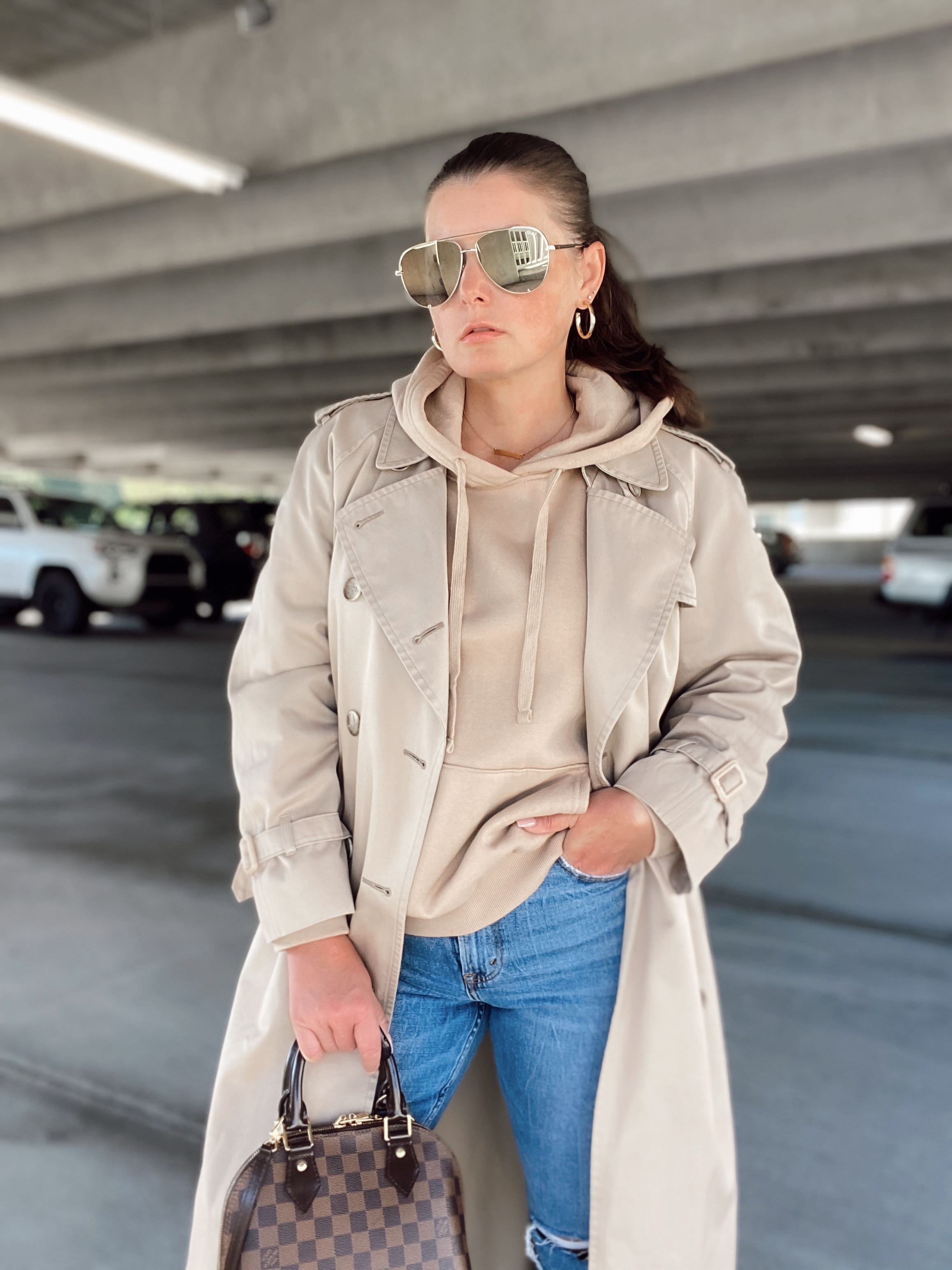 5 WAYS TO WEAR A TRENCH COAT: http://www.juliamarieb.com/2020/11/01/5-ways-to-wear-a-trench-coat-|-the-rule-of-5/ | @julia.marie.b