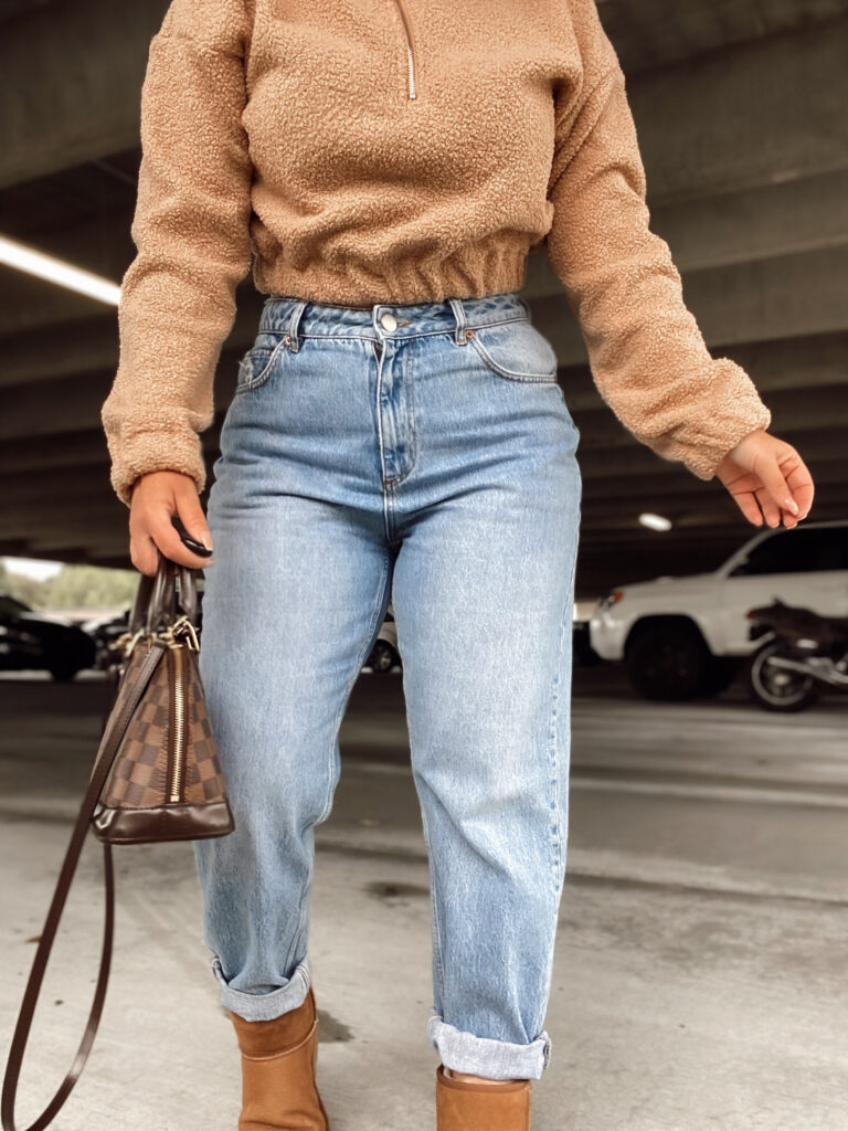5 FALL OUTFITS IDEAS FROM AMAZON: http://www.juliamarieb.com/2020/11/01/5-amazon-fall-outfits/.  |   @julia.marie.b