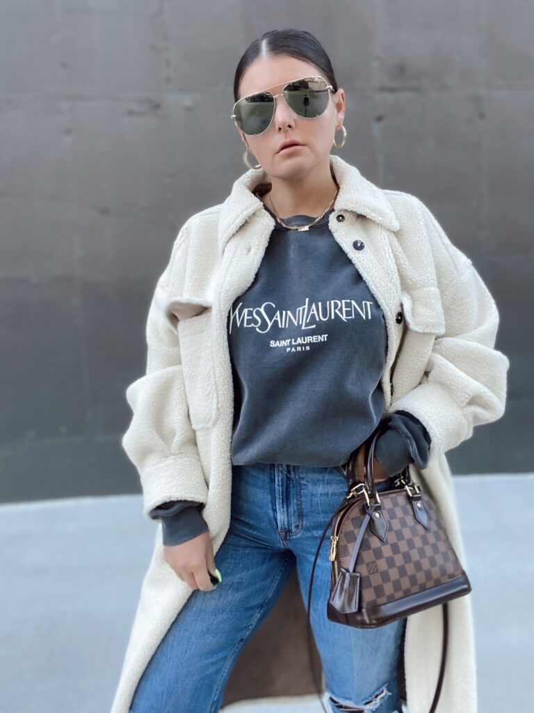 5 WAYS TO WEAR A SHACKET: http://www.juliamarieb.com/2020/11/15/ro5:-shacket/   |    @julia.marie.b