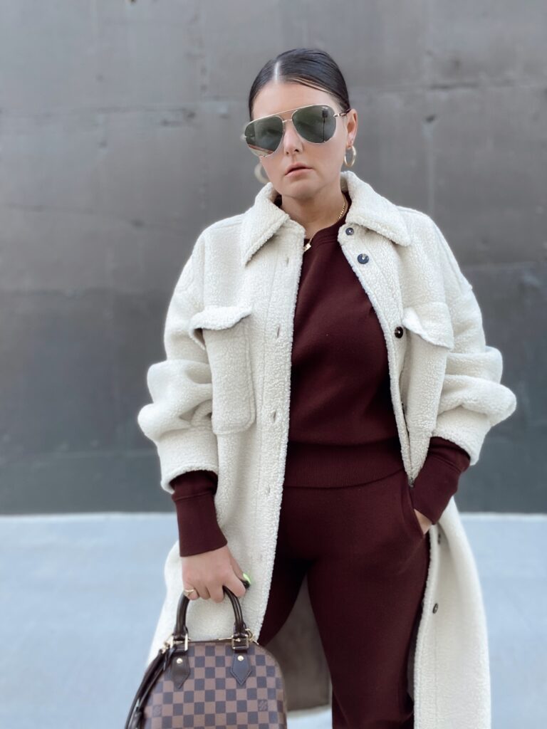 5 WAYS TO WEAR A SHACKET: http://www.juliamarieb.com/2020/11/15/ro5:-shacket/   |    @julia.marie.b