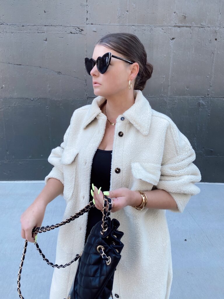 5 WAYS TO WEAR A SHACKET: http://www.juliamarieb.com/2020/11/15/ro5:-shacket/   |    @julia.marie.b